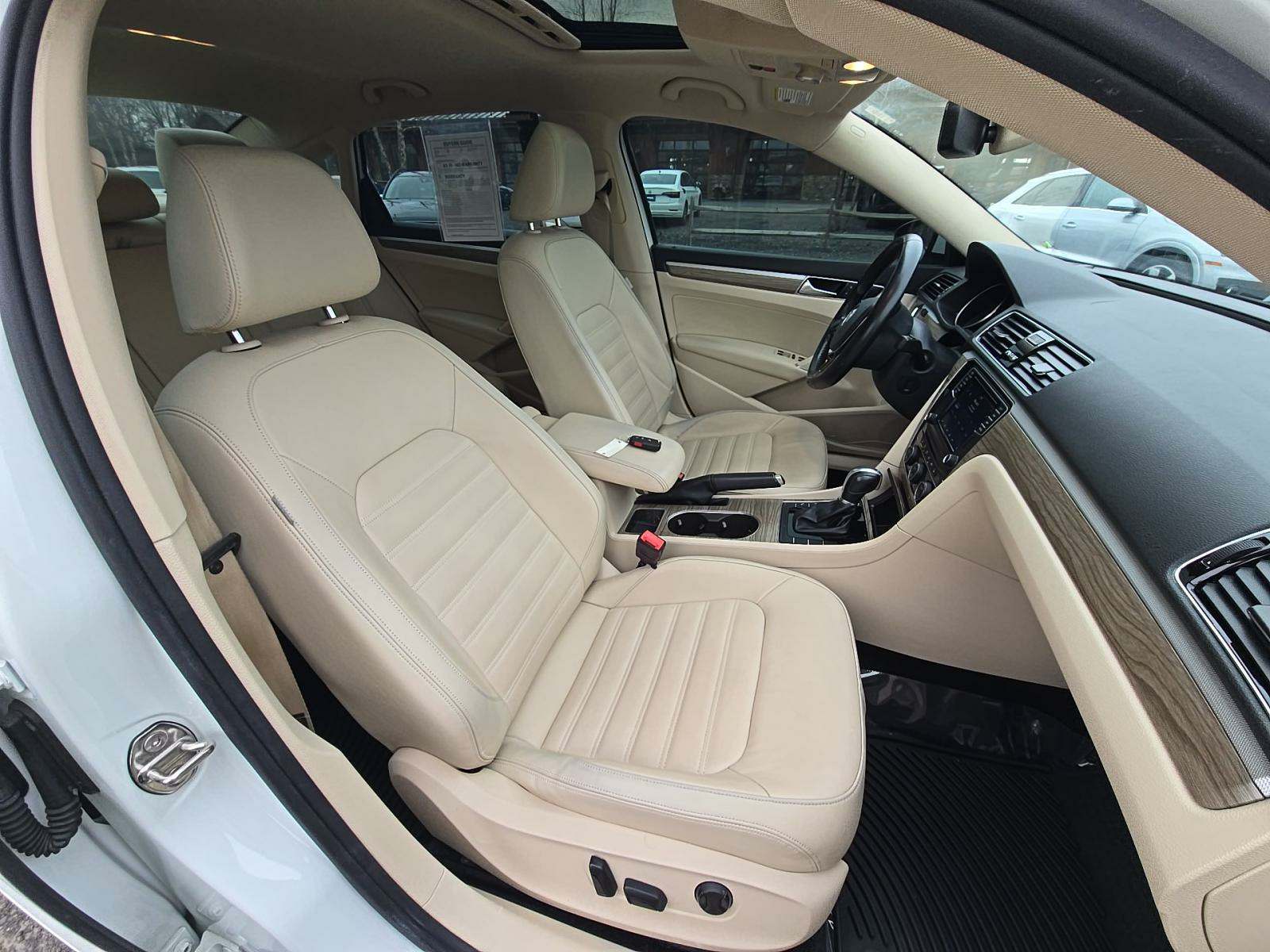 2018 Volkswagen Passat 2.0T SEL Premium FWD