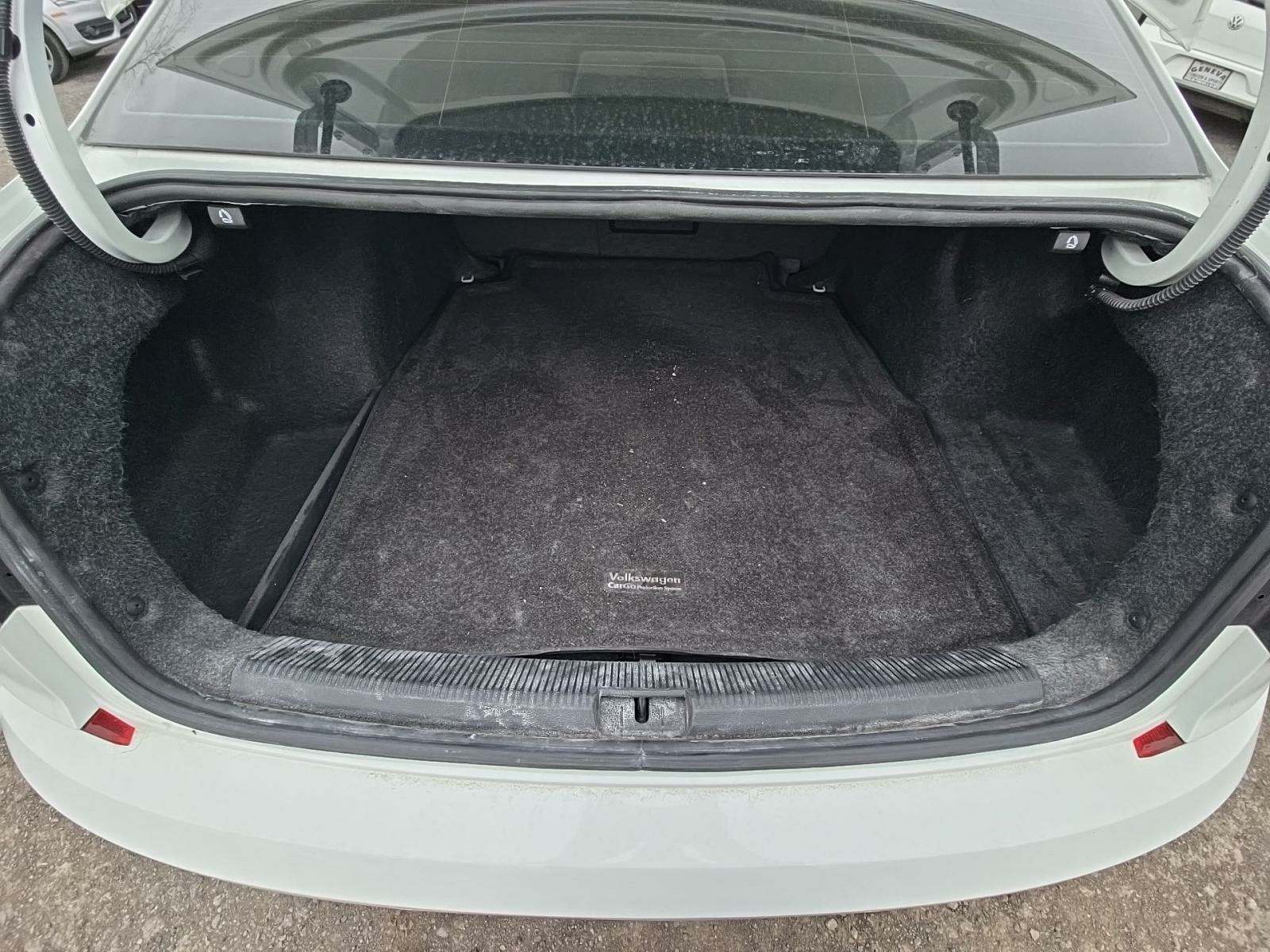 2018 Volkswagen Passat 2.0T SEL Premium FWD