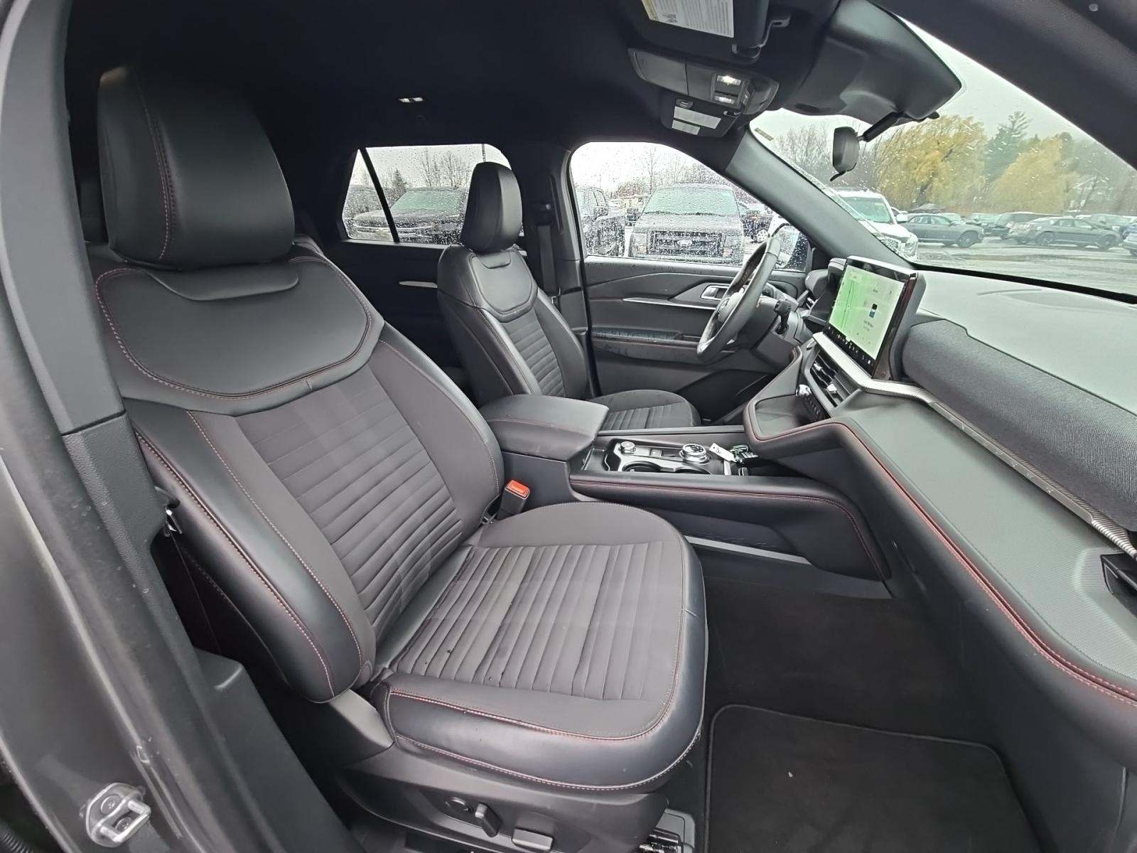 2025 Ford Explorer ST-Line AWD