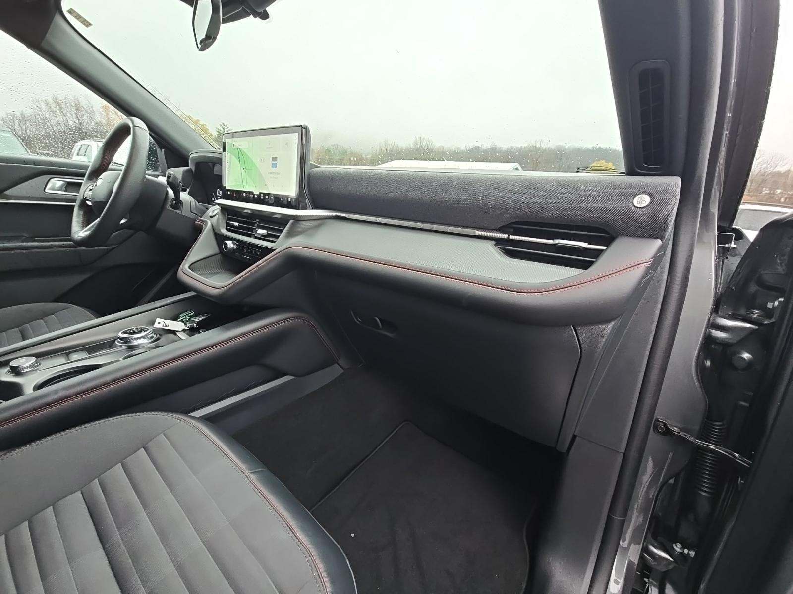 2025 Ford Explorer ST-Line AWD