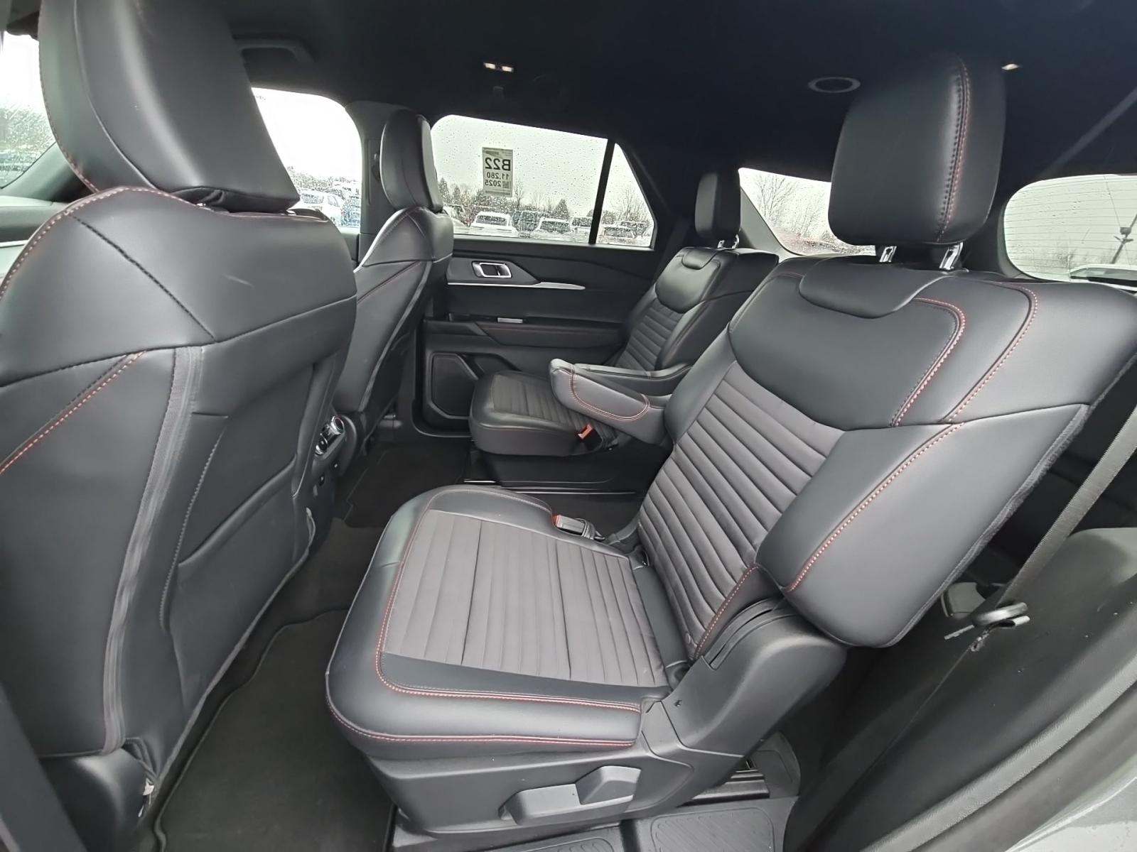 2025 Ford Explorer ST-Line AWD