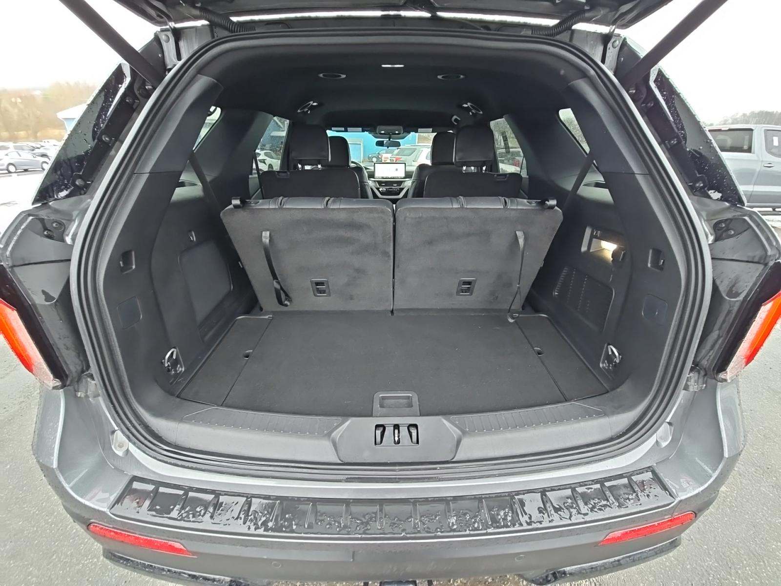 2025 Ford Explorer ST-Line AWD