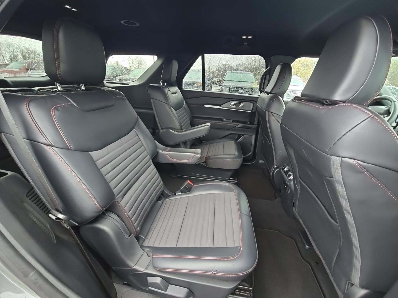 2025 Ford Explorer ST-Line AWD