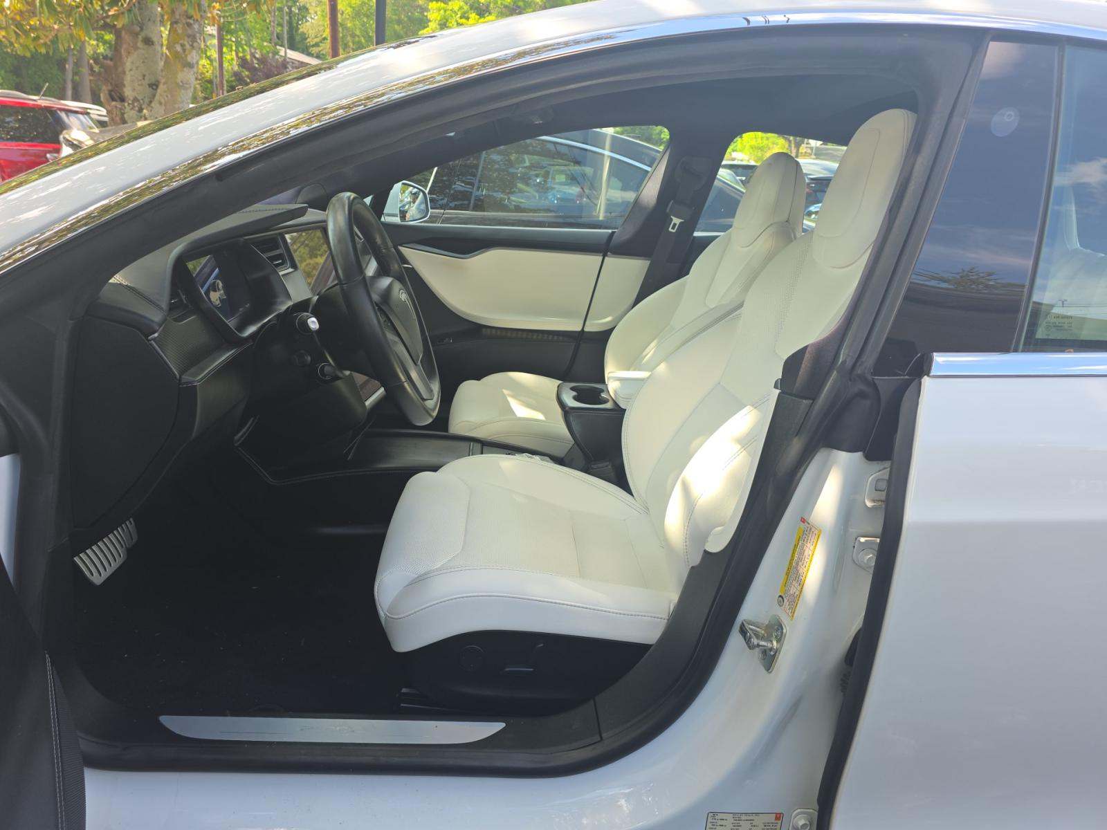 TESLA MODEL S - 6