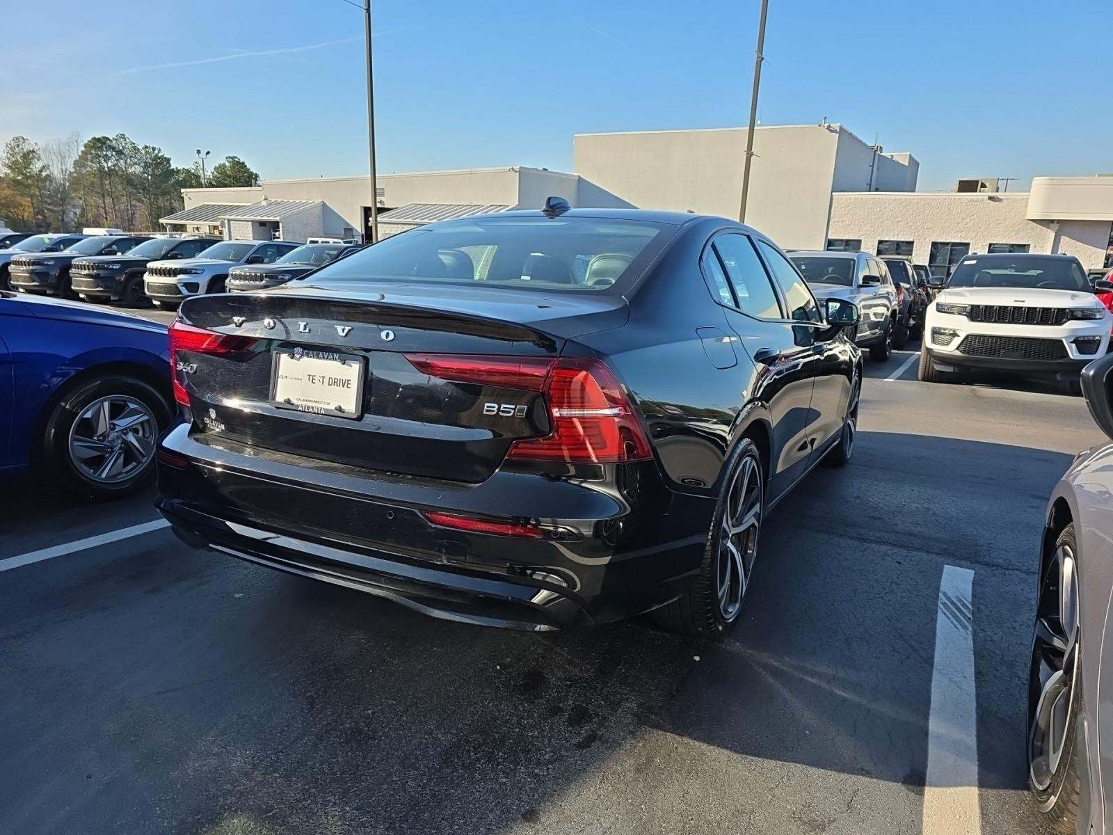 2024 Volvo S60 B5 Core AWD