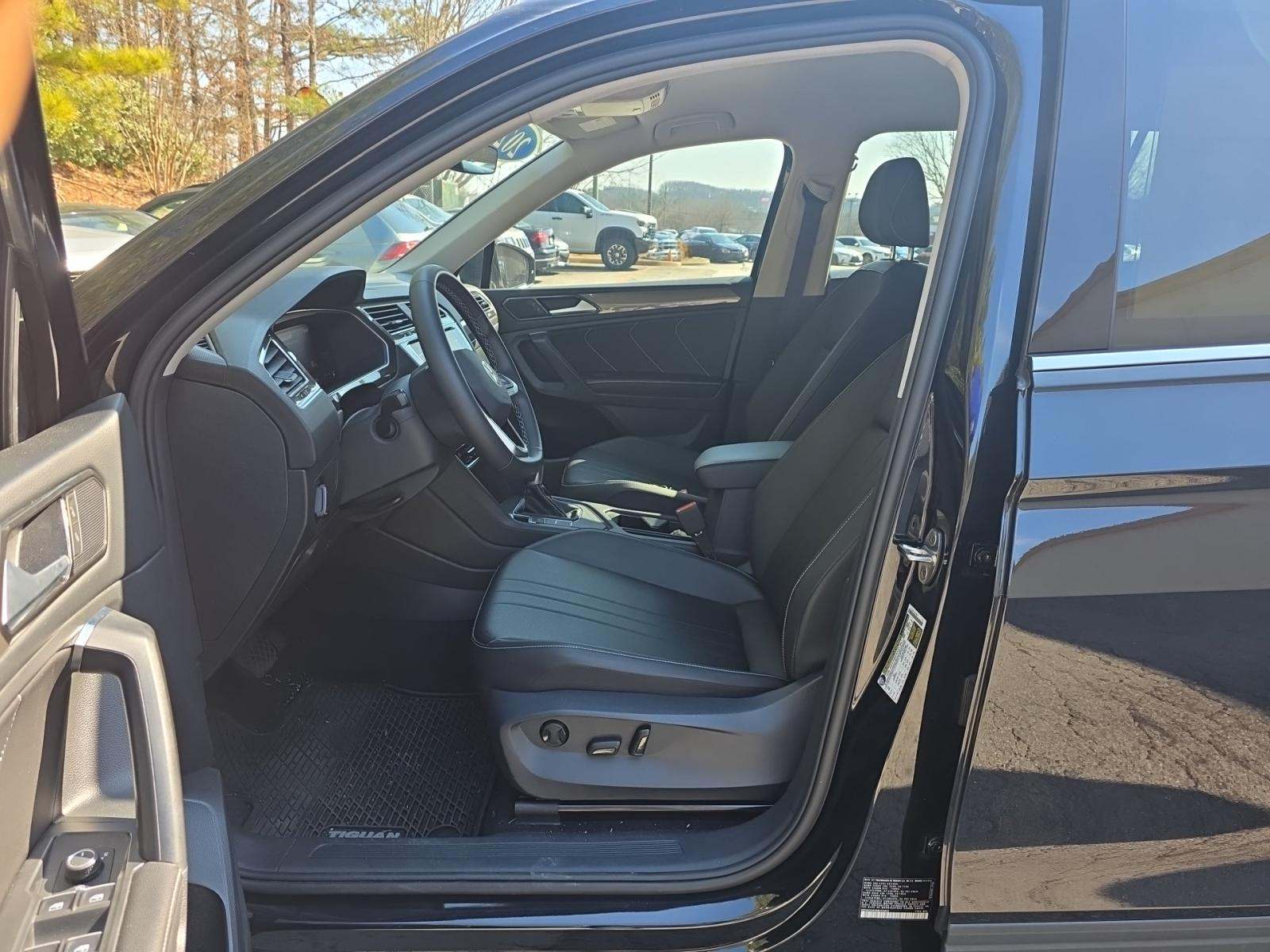 2022 Volkswagen Tiguan 2.0T SE FWD