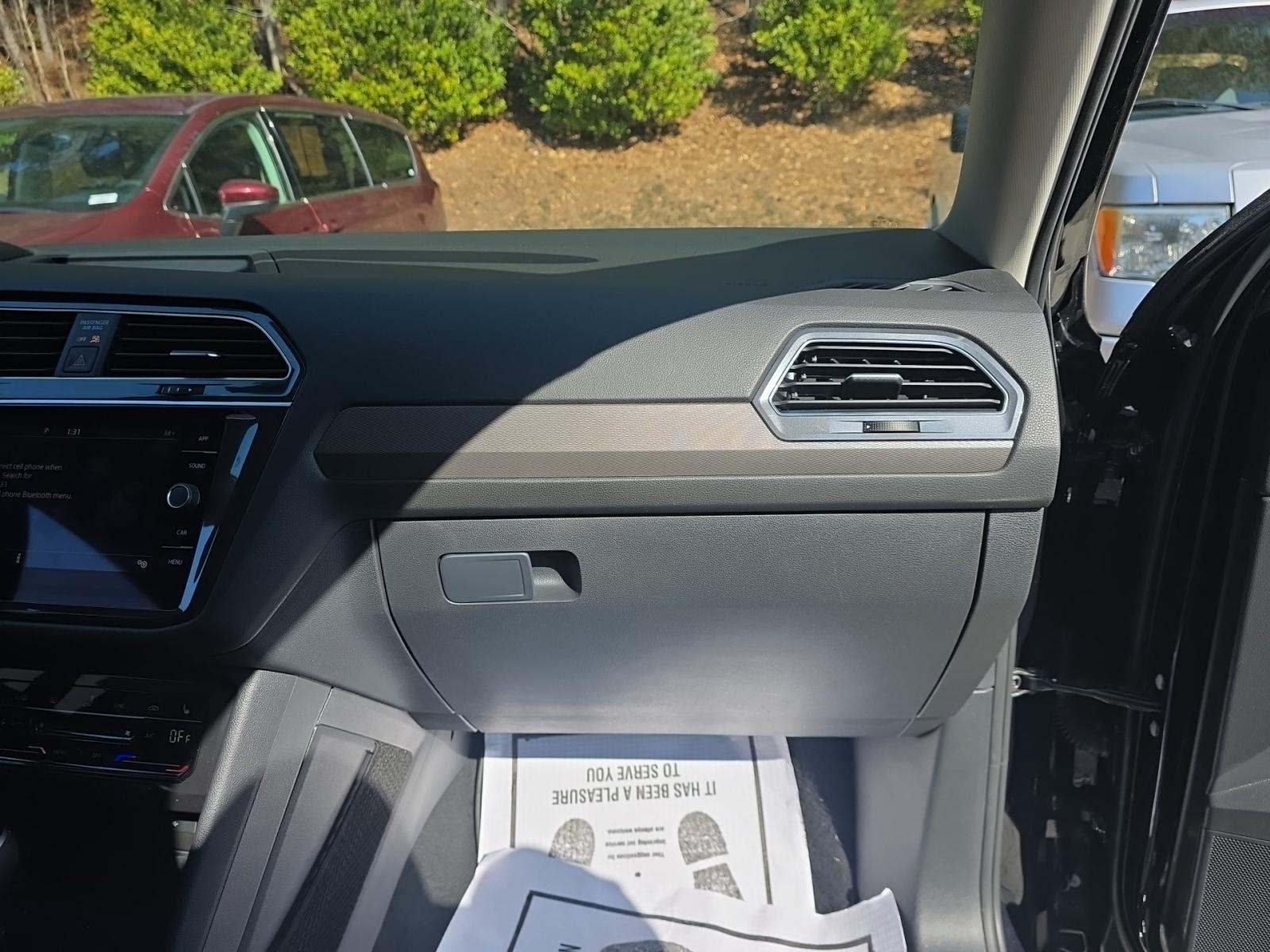 2022 Volkswagen Tiguan 2.0T SE FWD