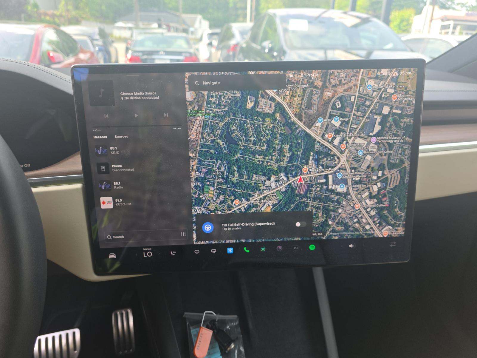 TESLA MODEL X - 10