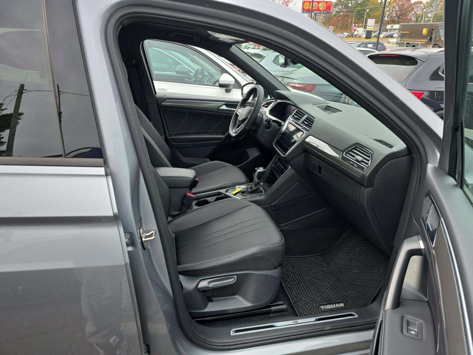 2022 Volkswagen Tiguan 2.0T SE R-Line Black FWD