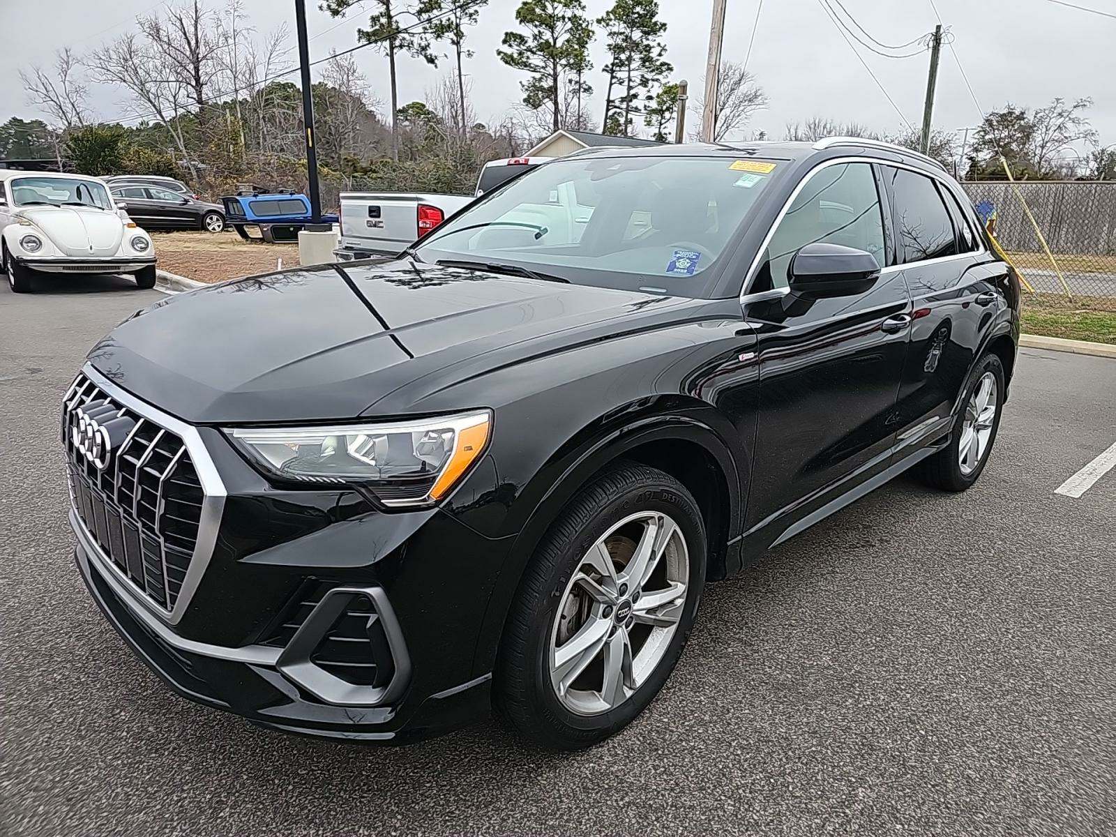 Audi Q3 2.0T S line Premium снимка Audi Q3 2.0T S line Premium