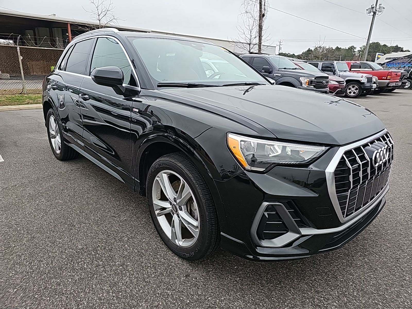 Audi Q3 2.0T S line Premium снимка Audi Q3 2.0T S line Premium
