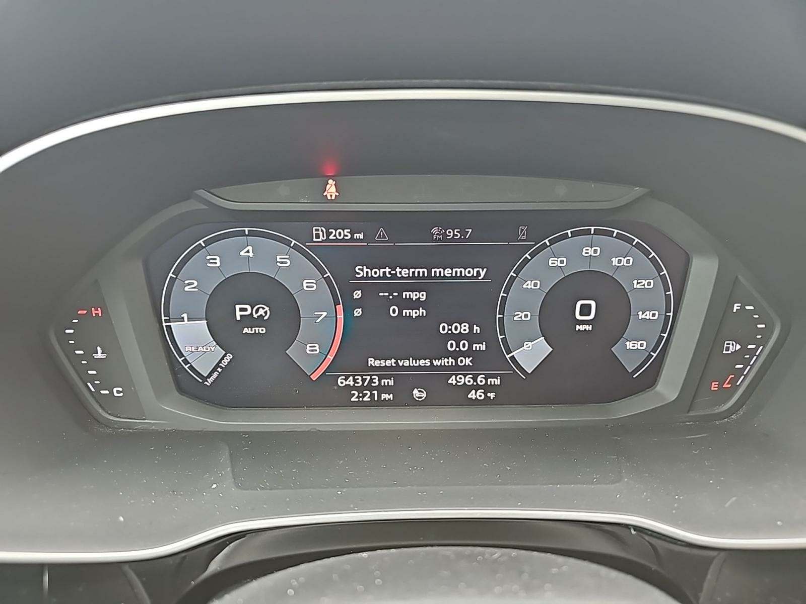 Audi Q3 2.0T S line Premium снимка Audi Q3 2.0T S line Premium