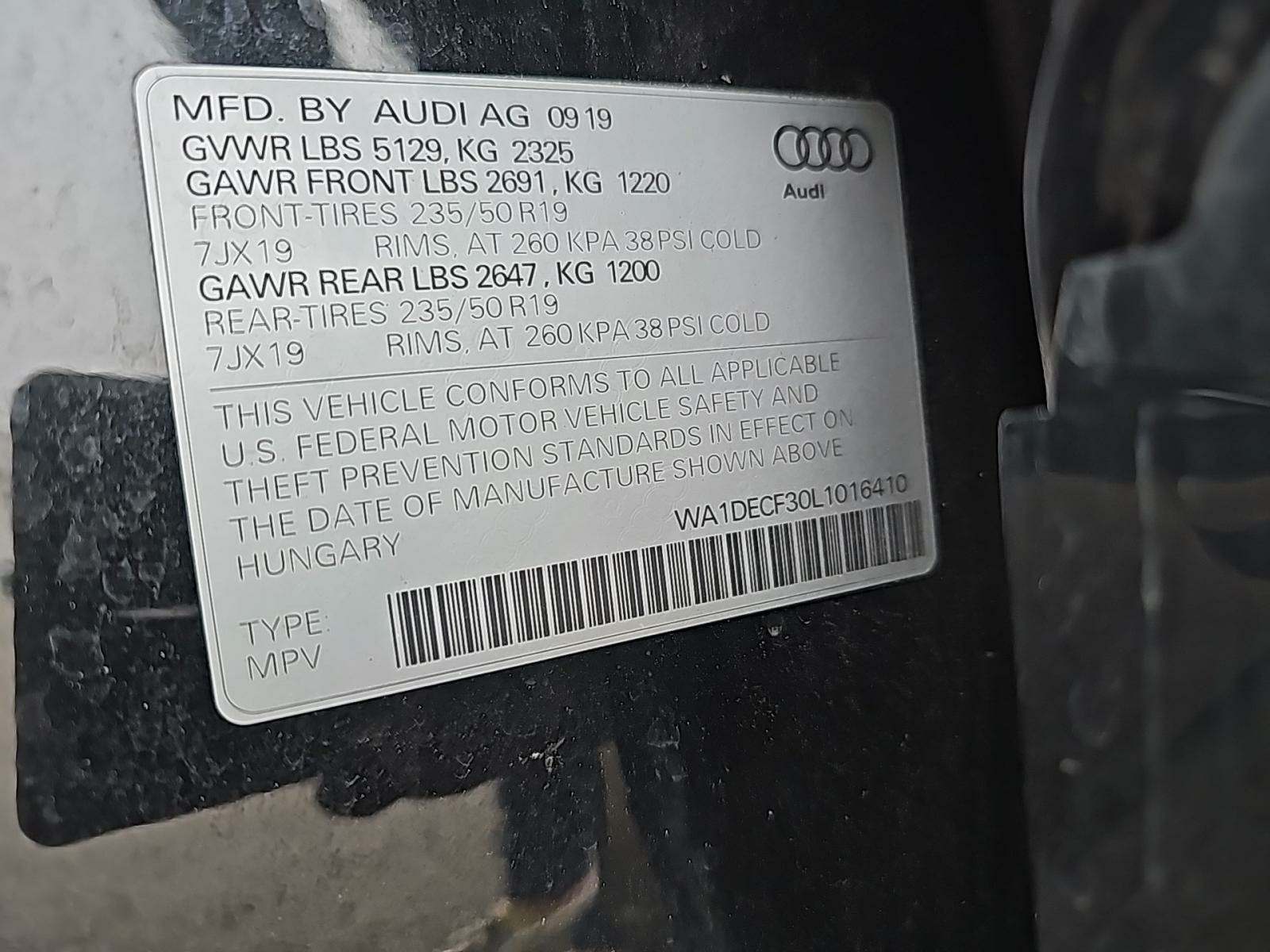 Audi Q3 2.0T S line Premium снимка Audi Q3 2.0T S line Premium