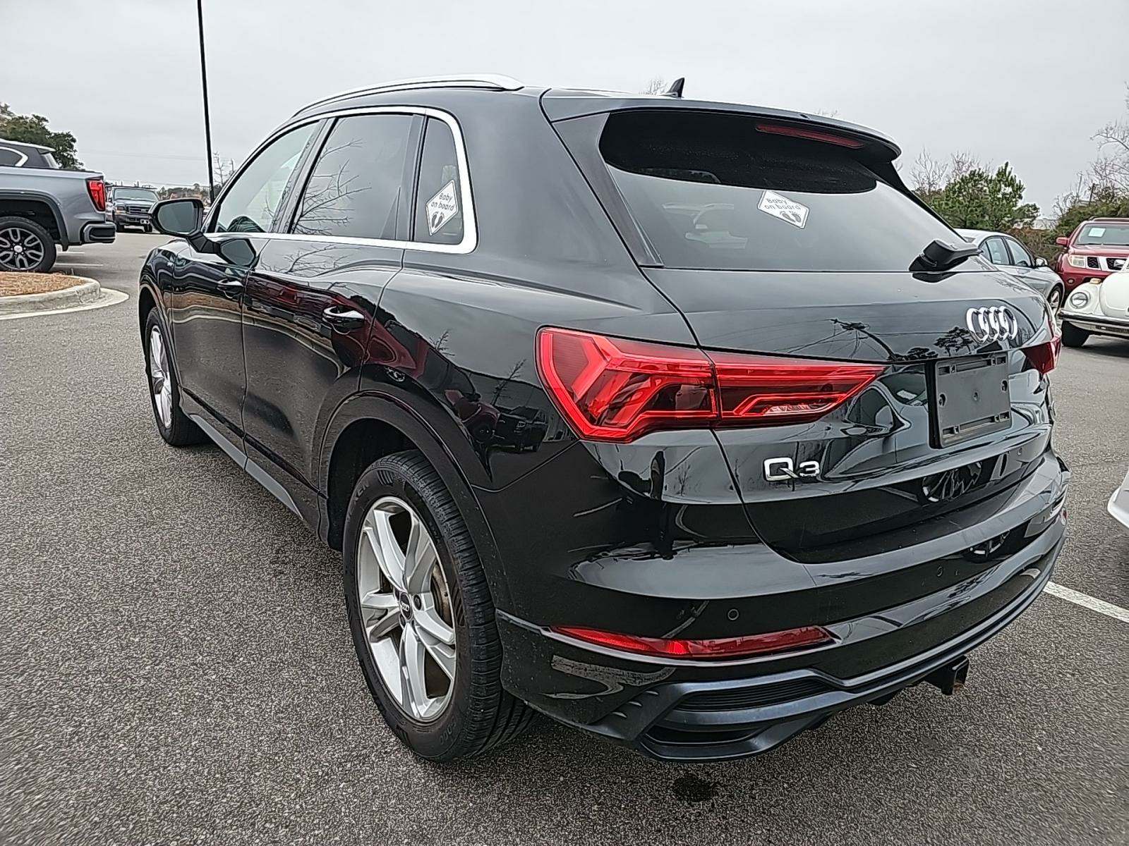 Audi Q3 2.0T S line Premium снимка Audi Q3 2.0T S line Premium