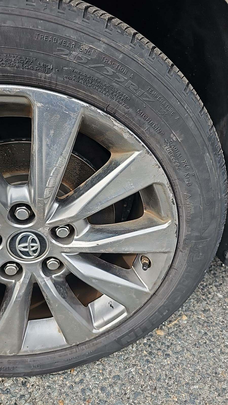 2017 Toyota Camry Hybrid XLE FWD