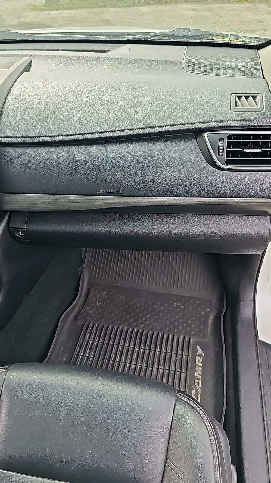 2017 Toyota Camry Hybrid XLE FWD