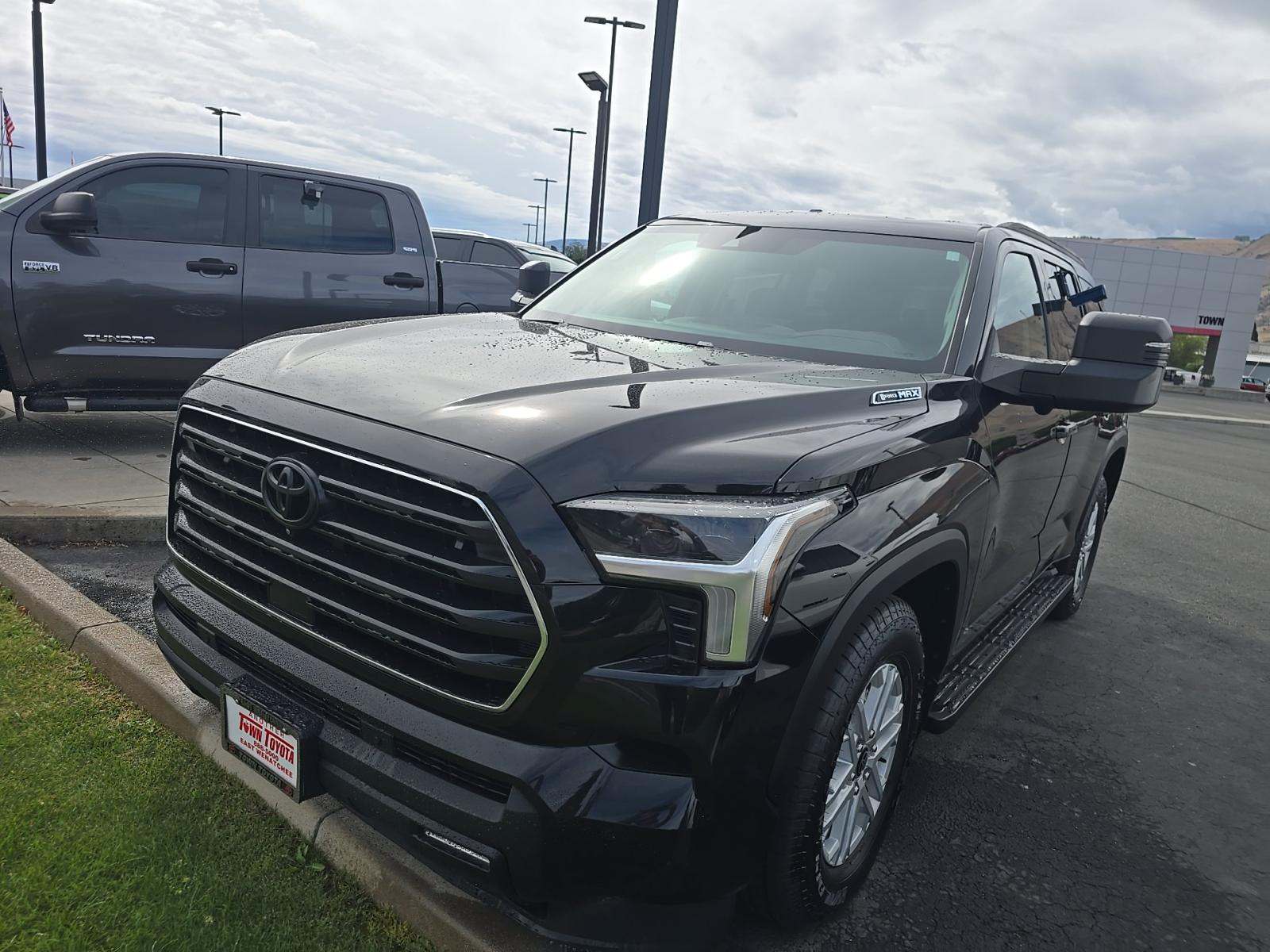 2023 Toyota Sequoia SR5