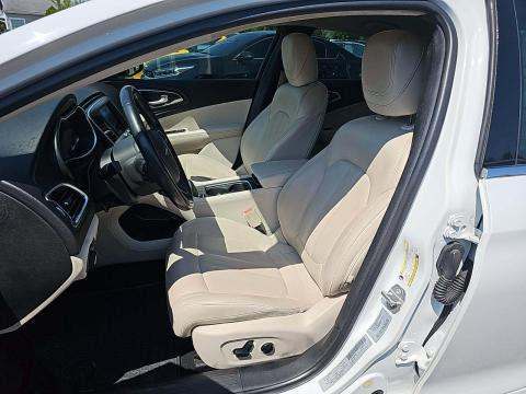 2017 Chrysler 200 Limited Platinum FWD