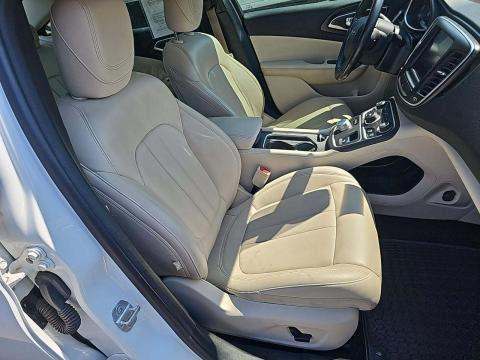 2017 Chrysler 200 Limited Platinum FWD