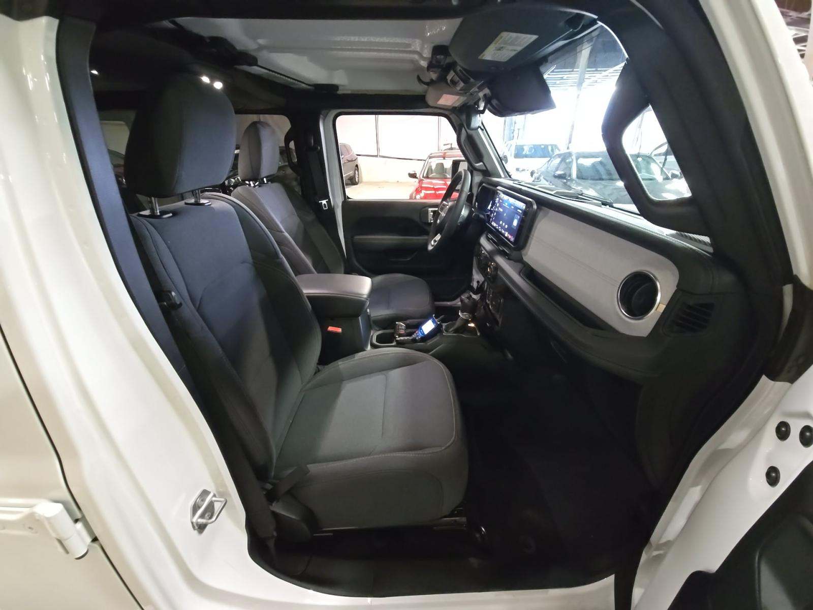 2025 Jeep Wrangler 4xe Sahara AWD
