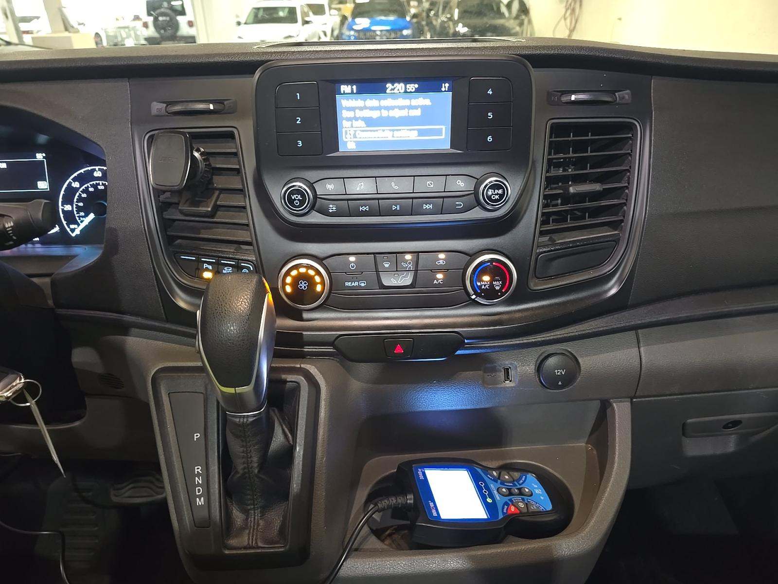 FORD TRANSIT 250 - 10