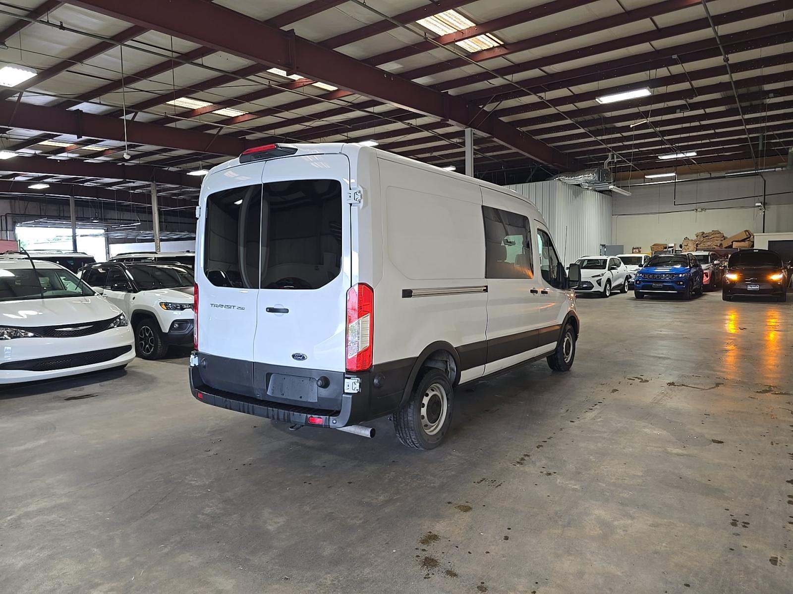 FORD TRANSIT 250 - 3