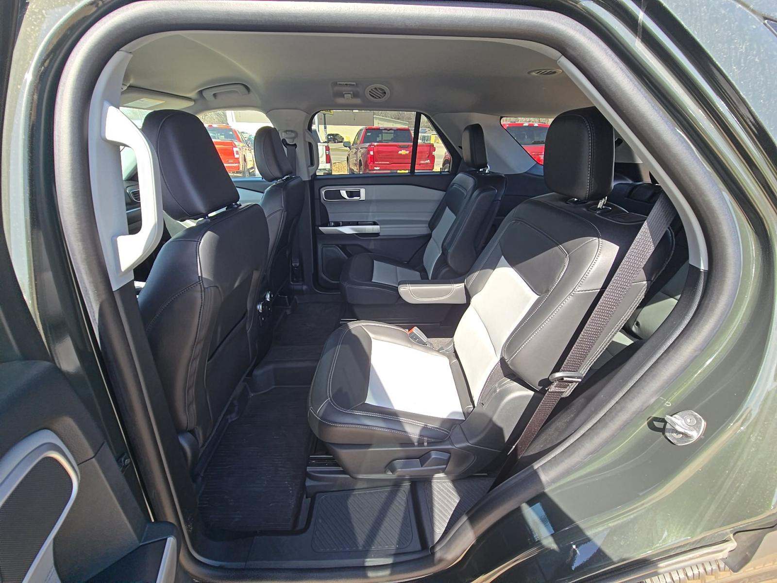 FORD EXPLORER - 9