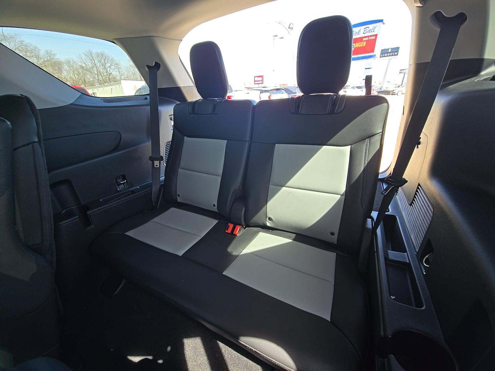 FORD EXPLORER - 10