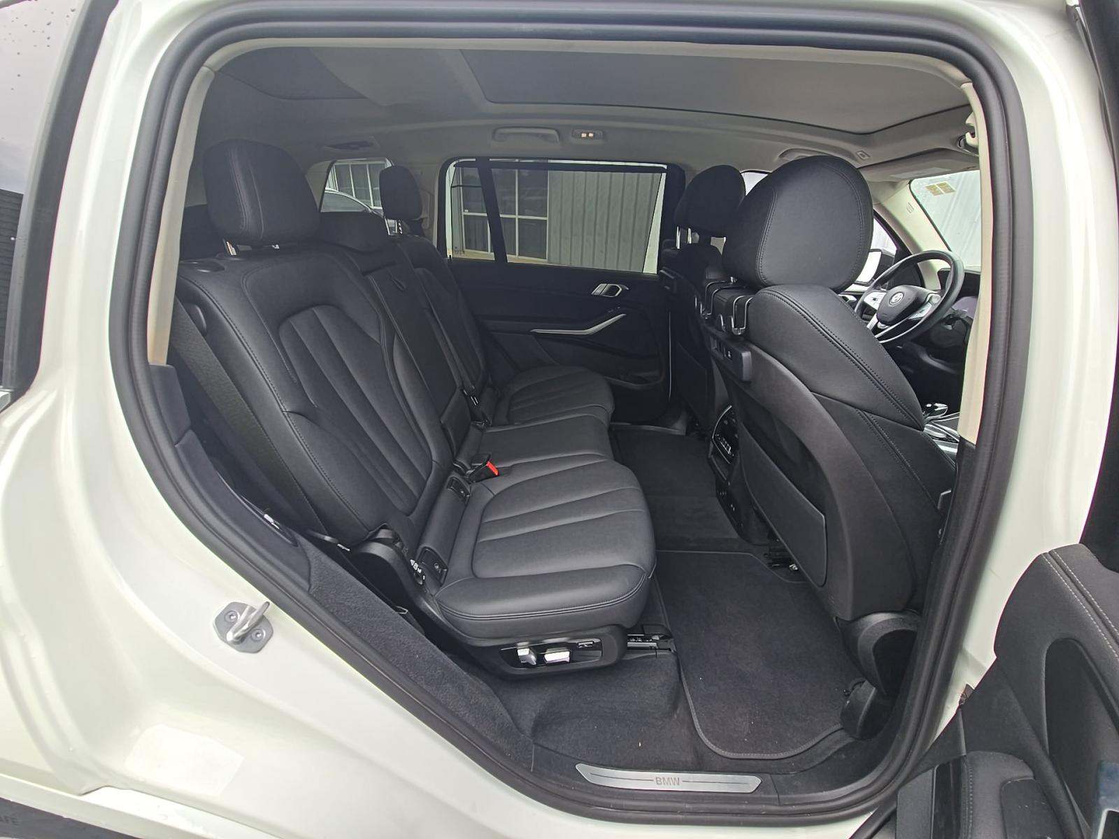 2022 BMW X7 xDrive40i AWD