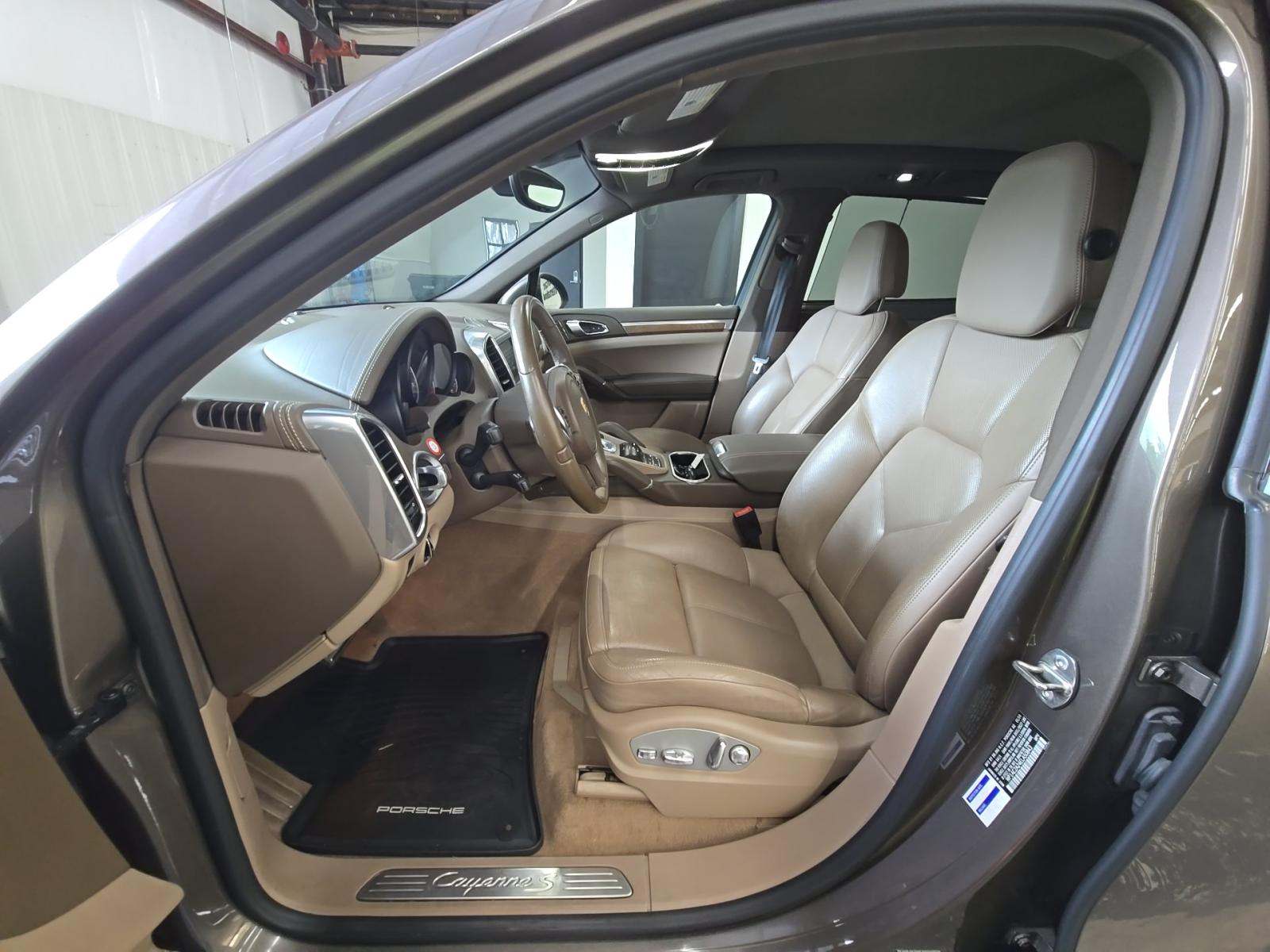 PORSCHE CAYENNE - 2