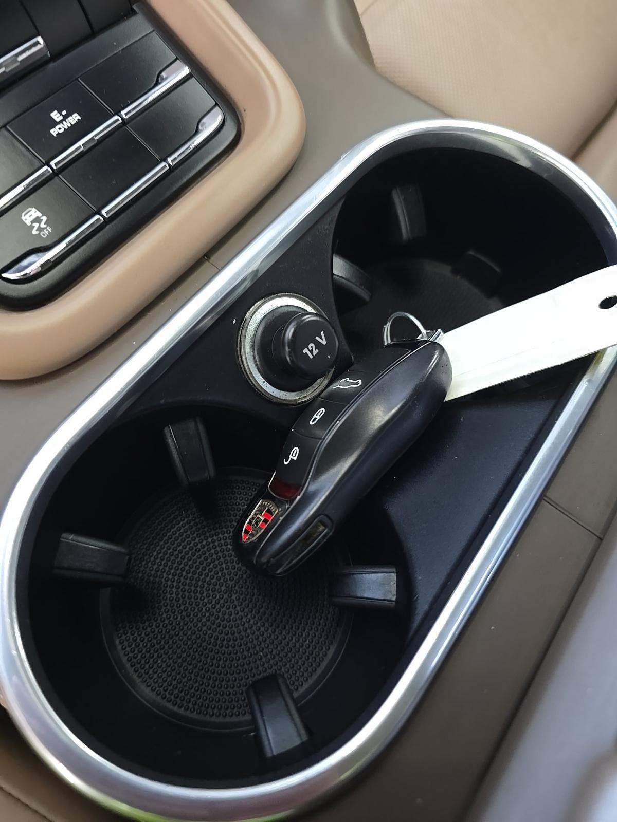 PORSCHE CAYENNE - 4