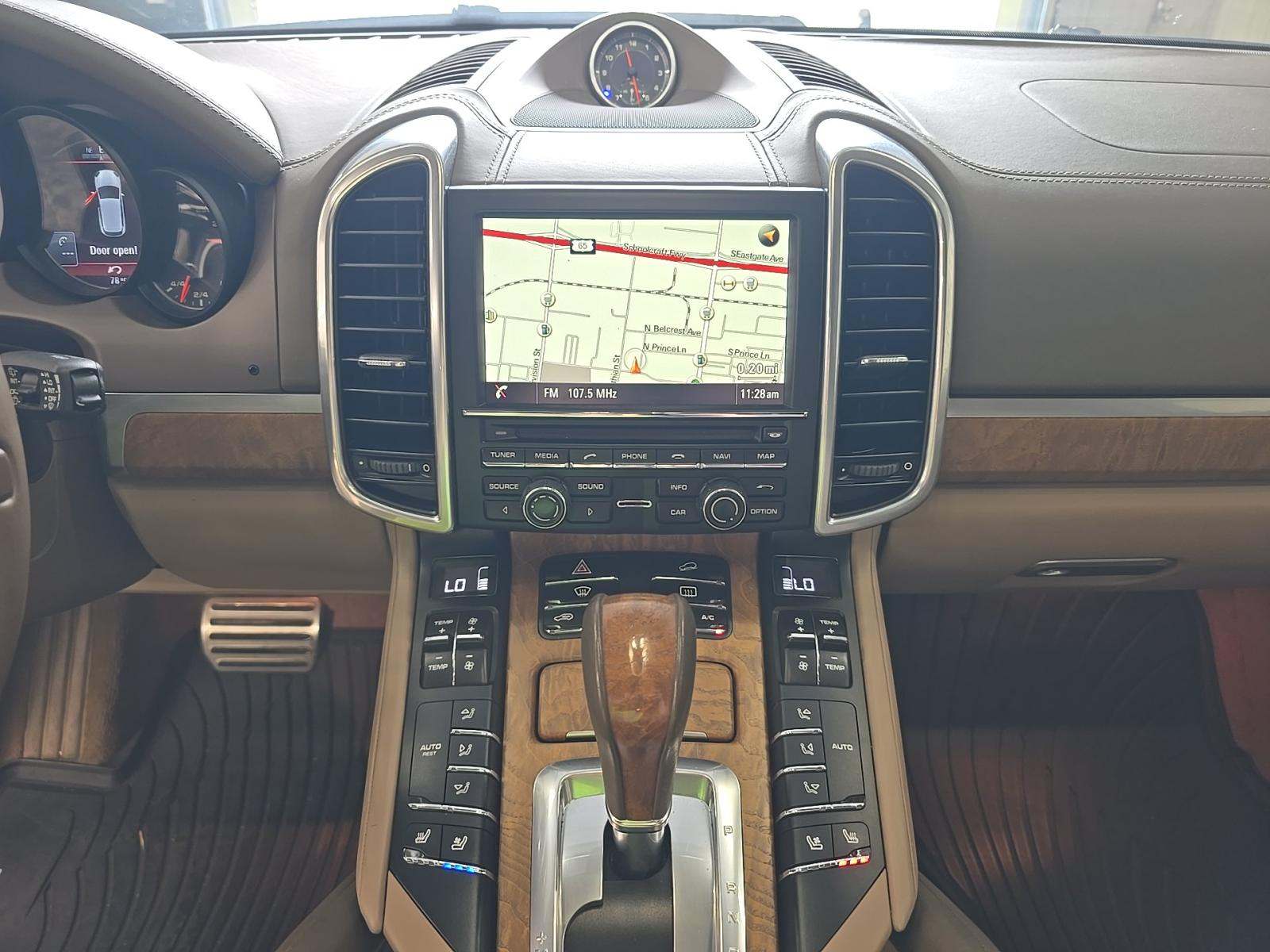 PORSCHE CAYENNE - 6