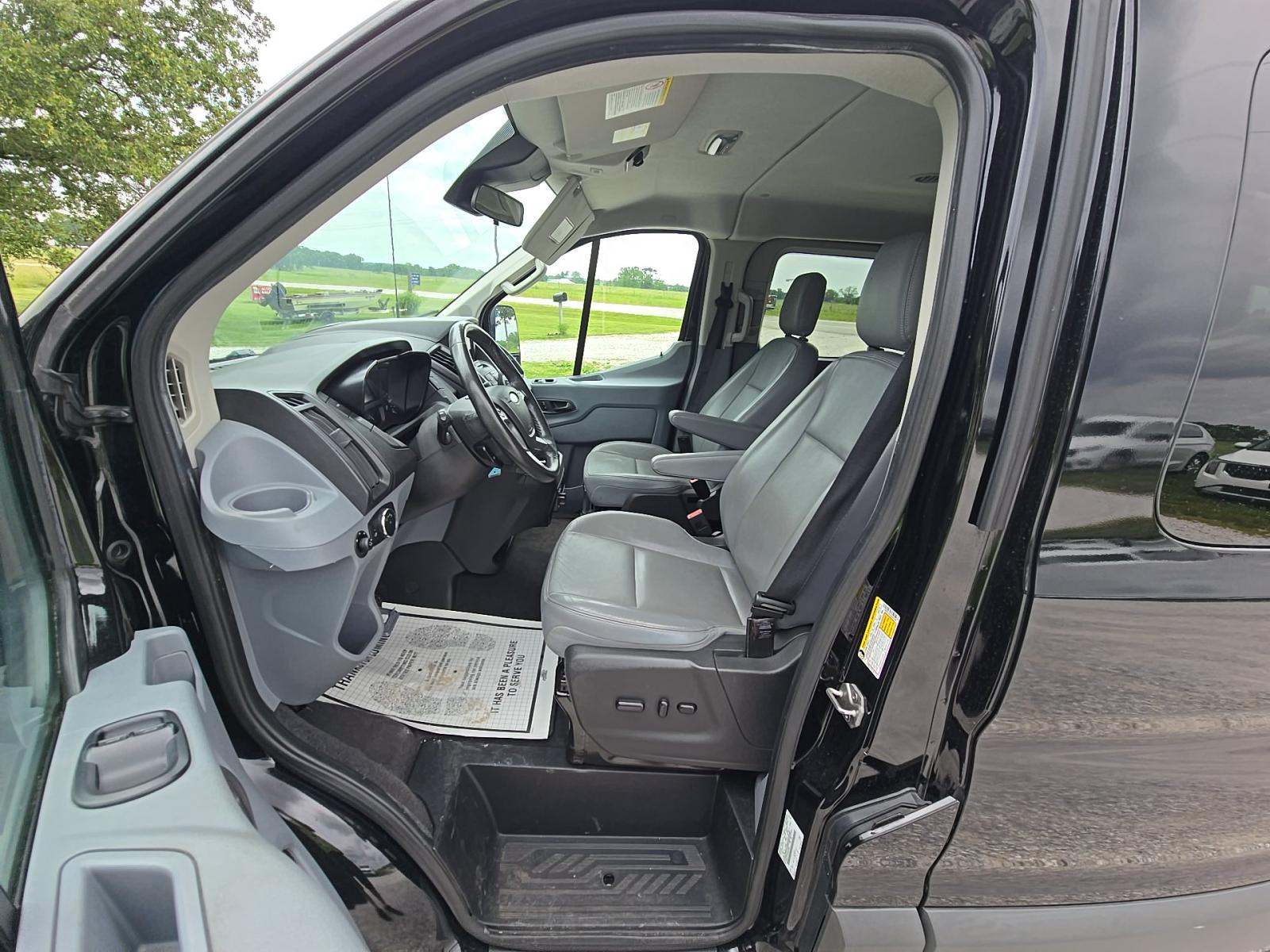 FORD TRANSIT 150 - 2