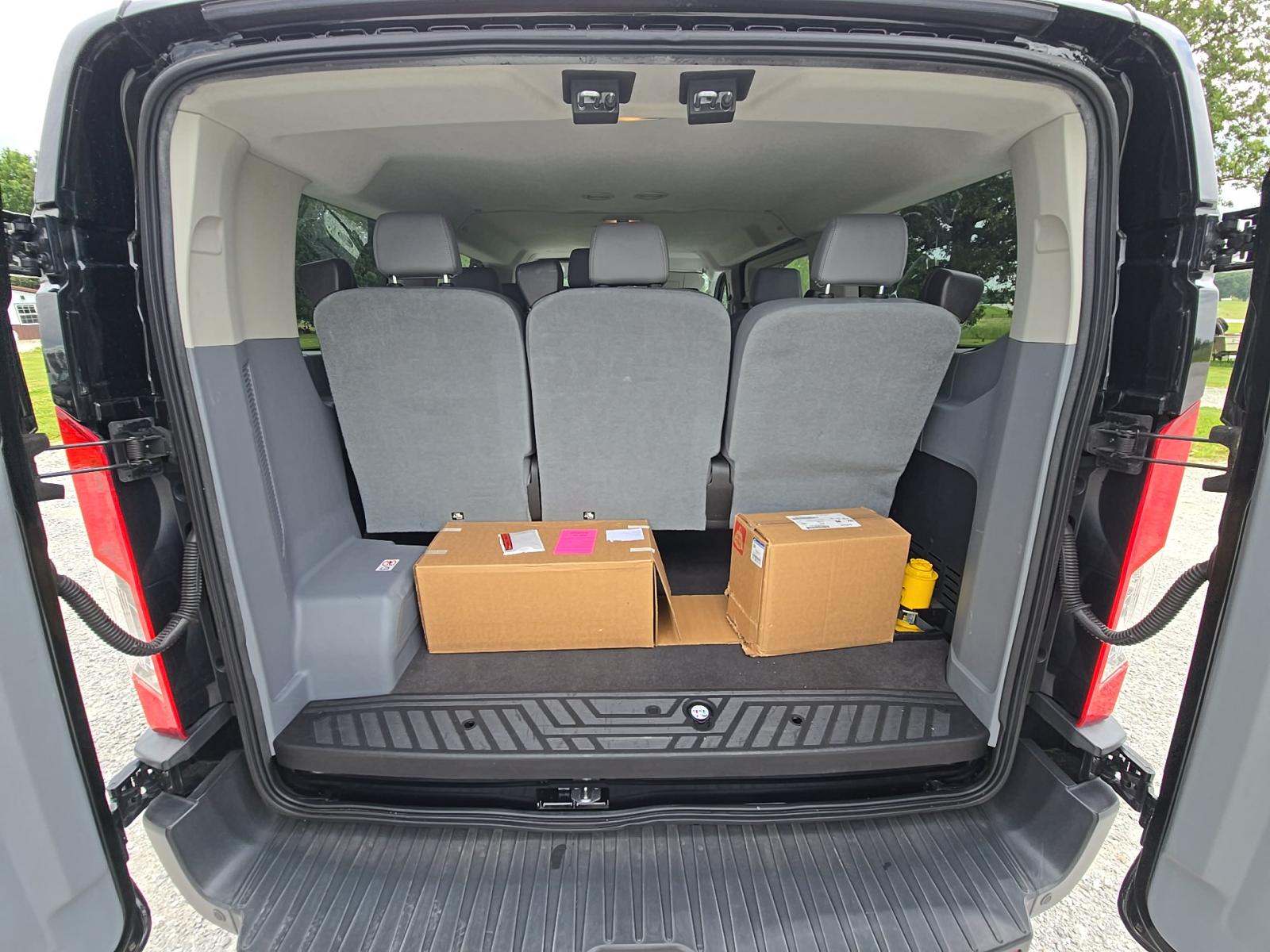 FORD TRANSIT 150 - 10