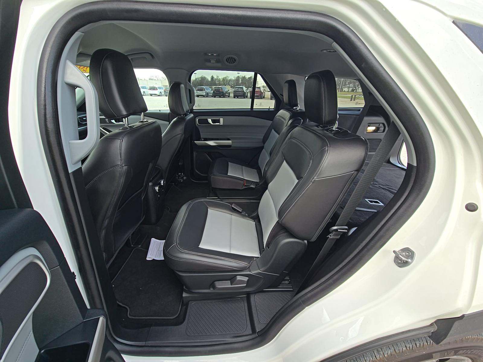 2023 Ford Explorer XLT AWD