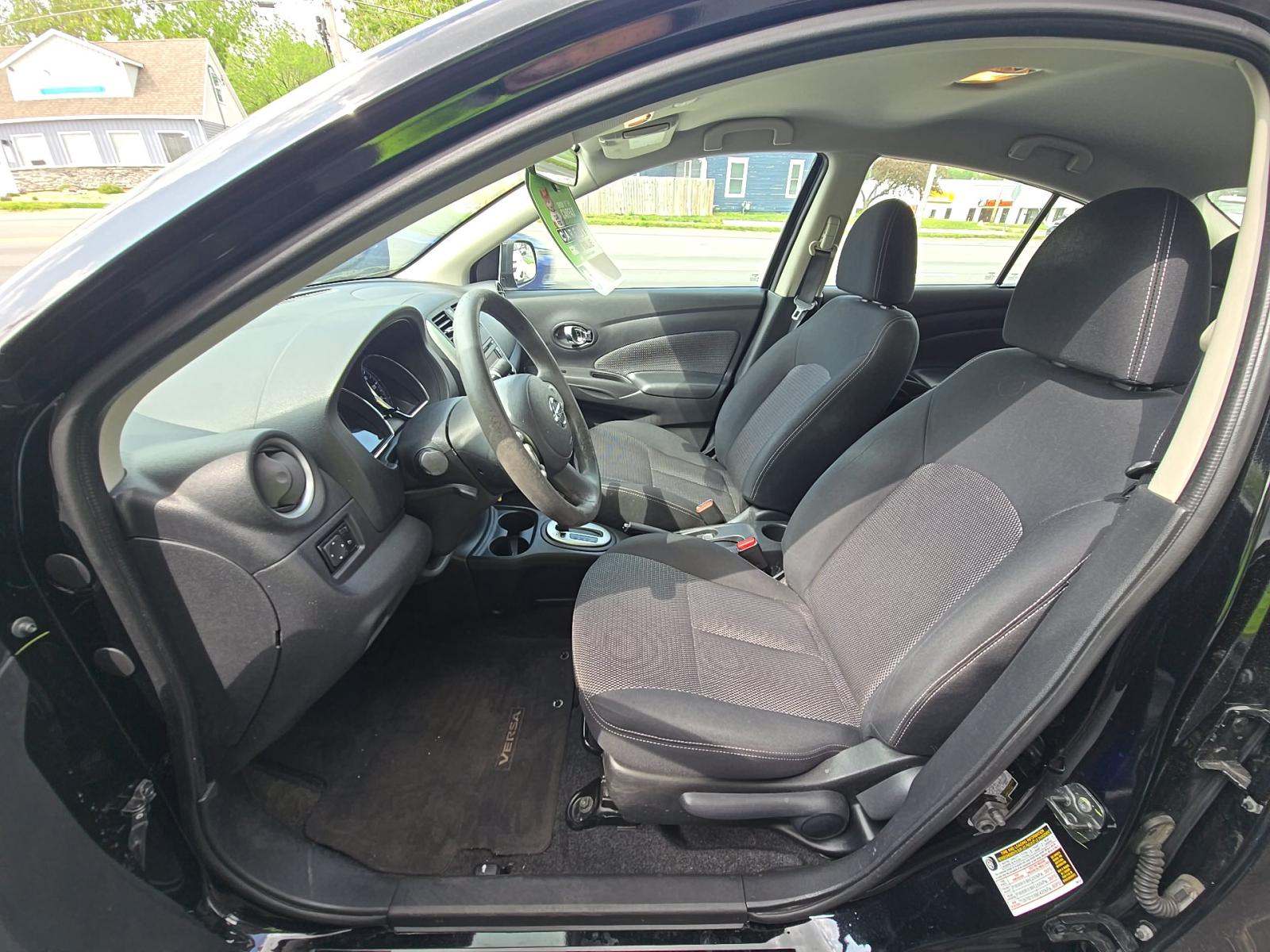 NISSAN VERSA - 6