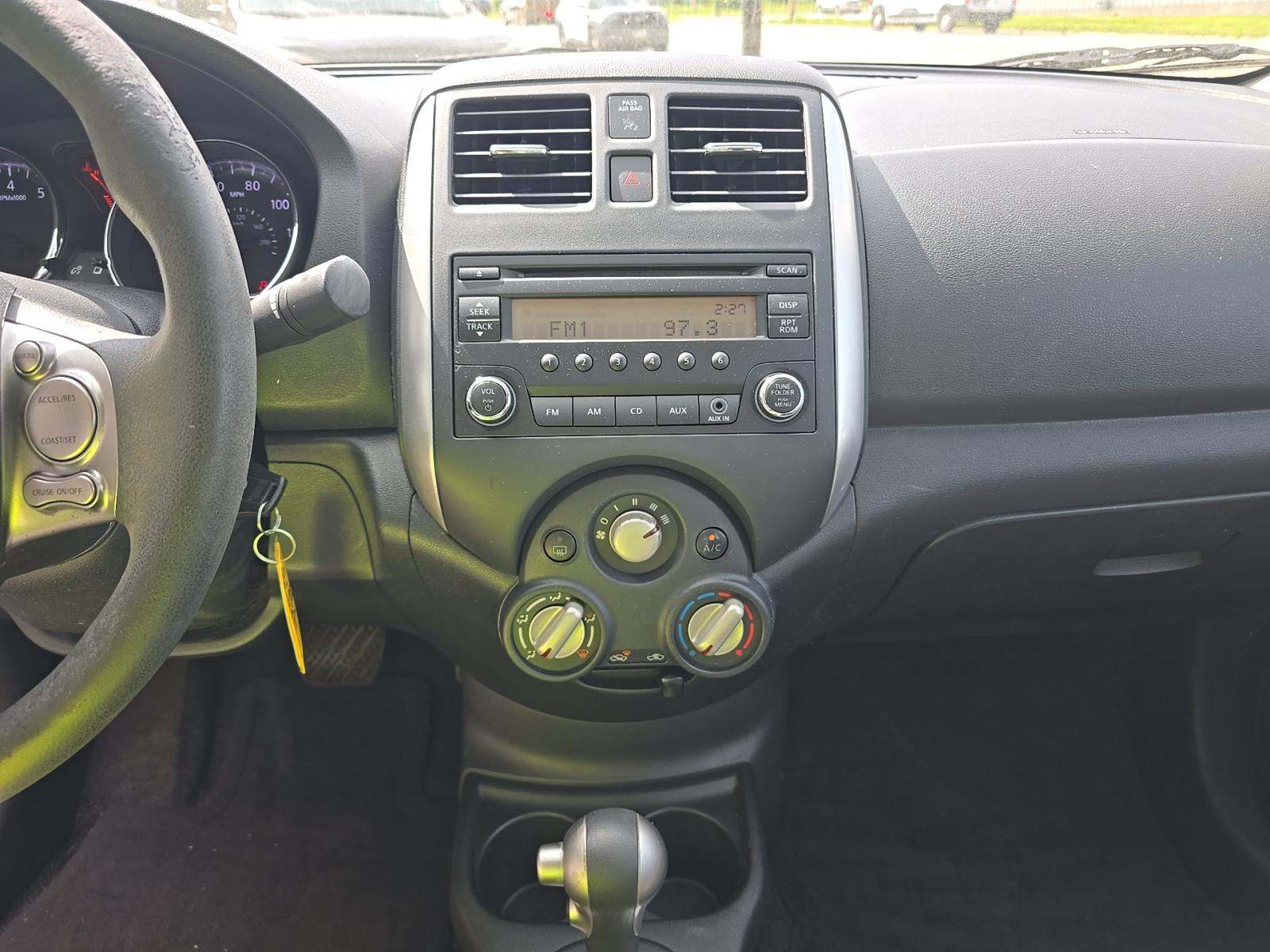 NISSAN VERSA - 10