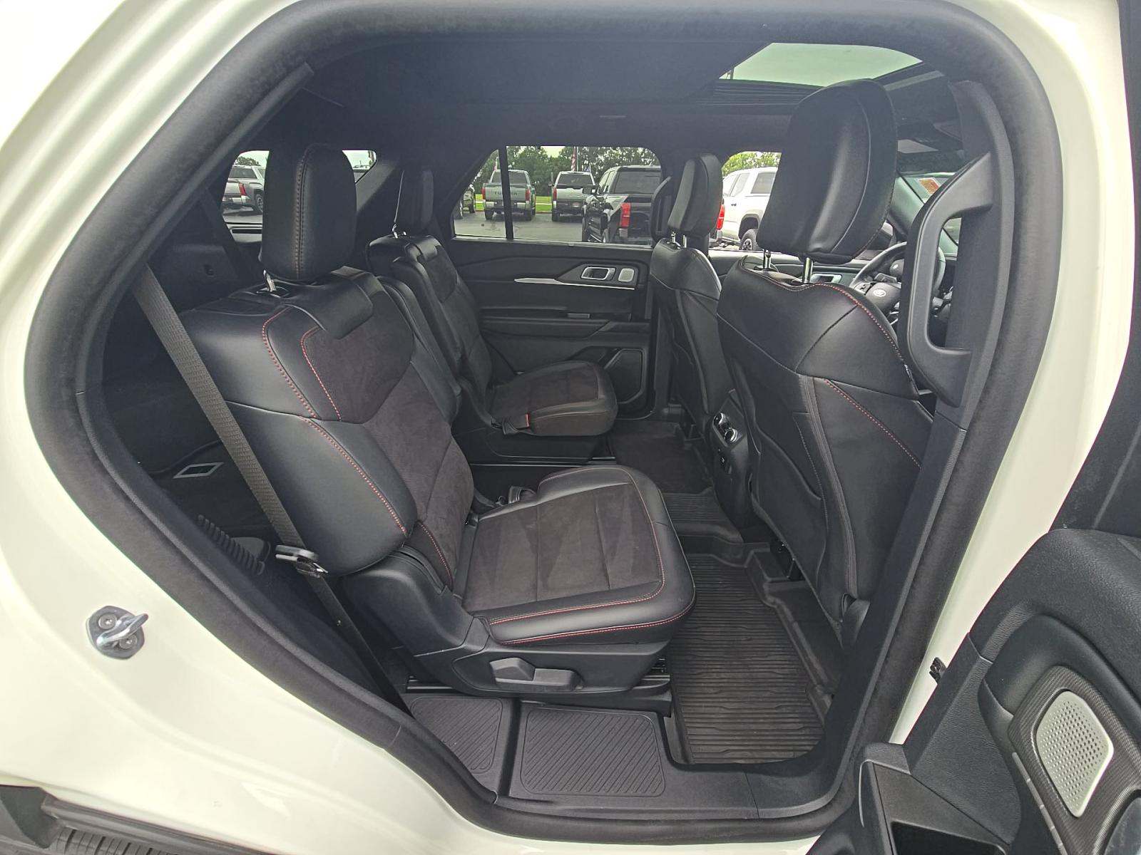 2025 Ford Explorer ST AWD