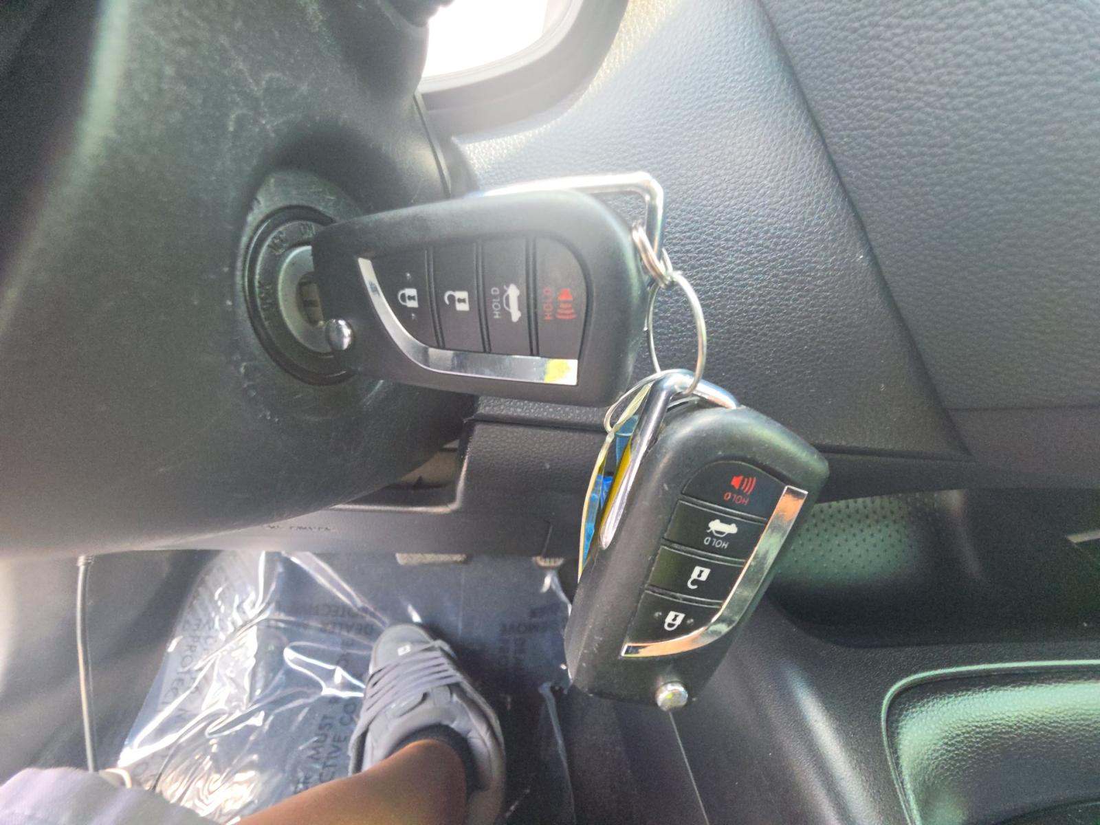 2022 Toyota Corolla LE FWD