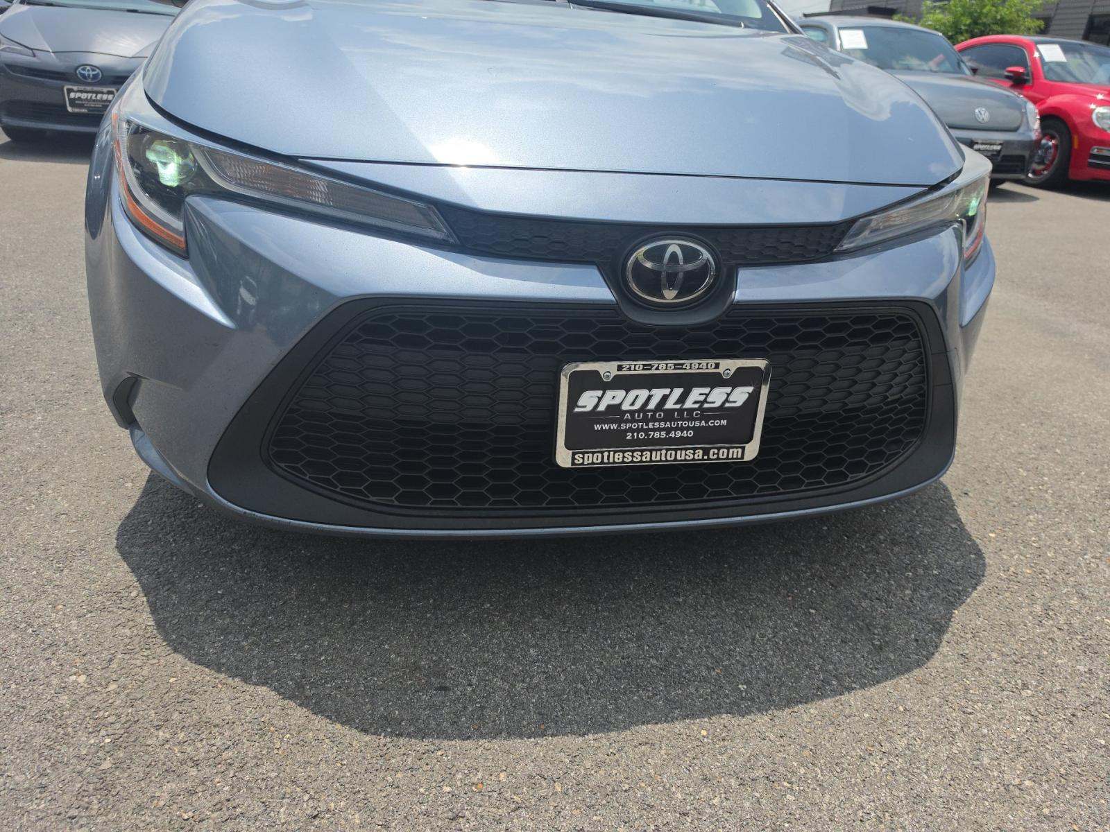 2022 Toyota Corolla LE FWD
