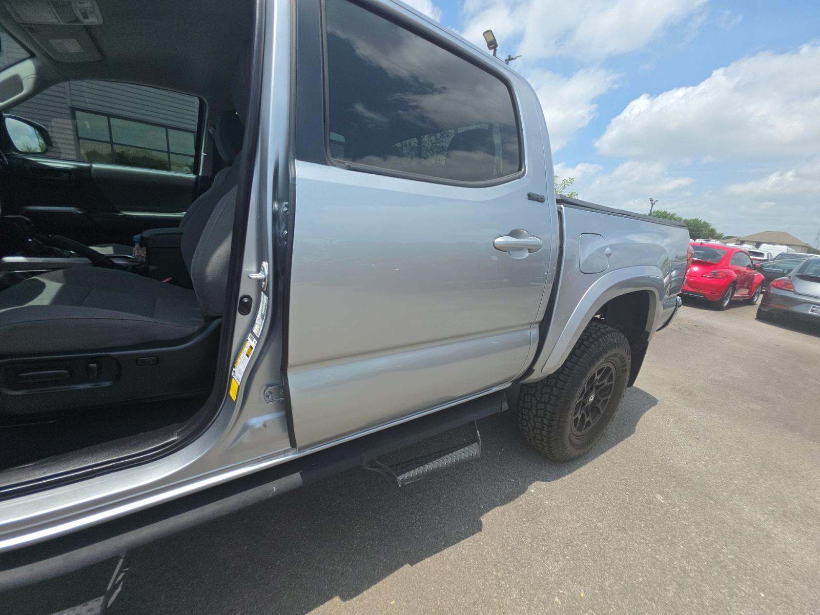 2022 Toyota Tacoma SR5 RWD