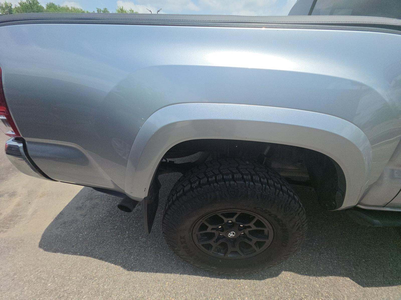 2022 Toyota Tacoma SR5 RWD