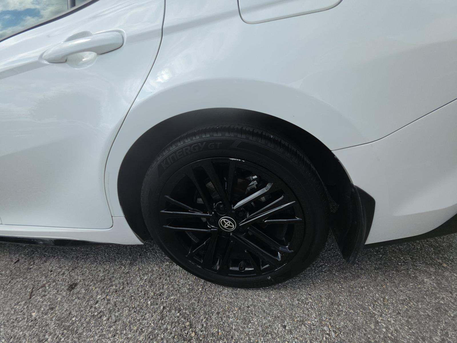 2025 Toyota Camry SE FWD