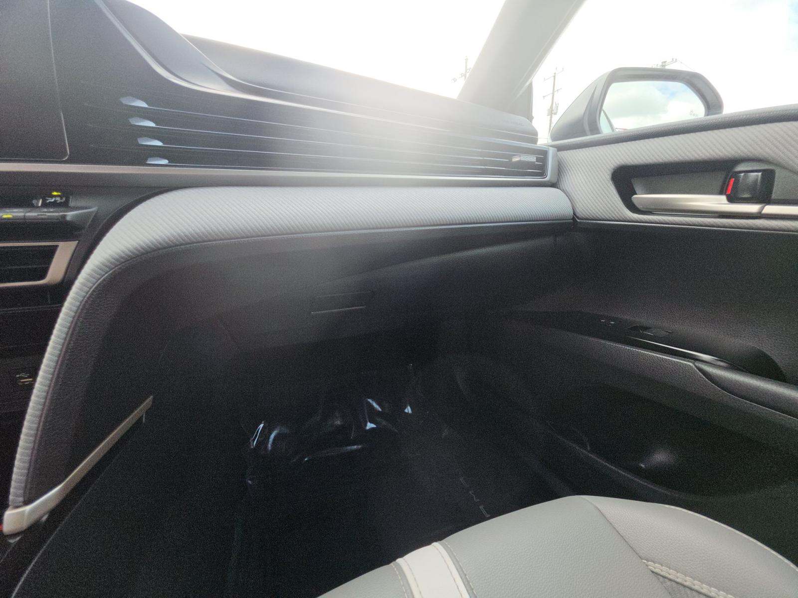 2025 Toyota Camry SE FWD