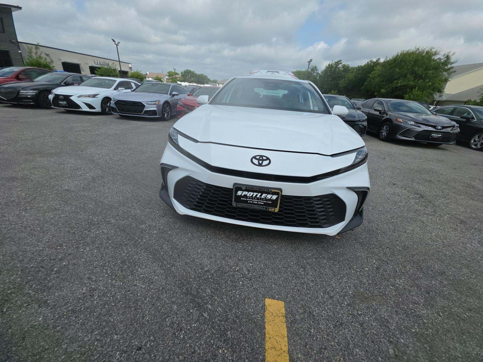 2025 Toyota Camry SE FWD