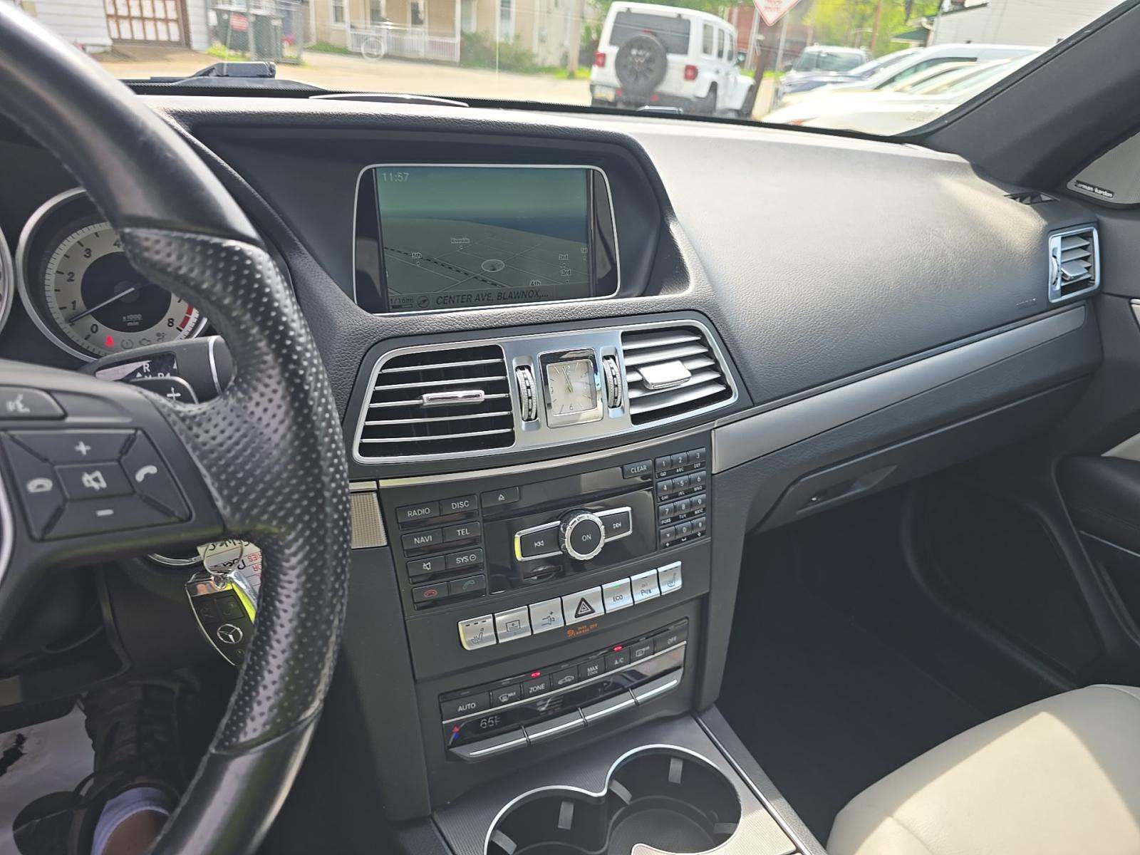 MERCEDES-BENZ E-CLASS - 6