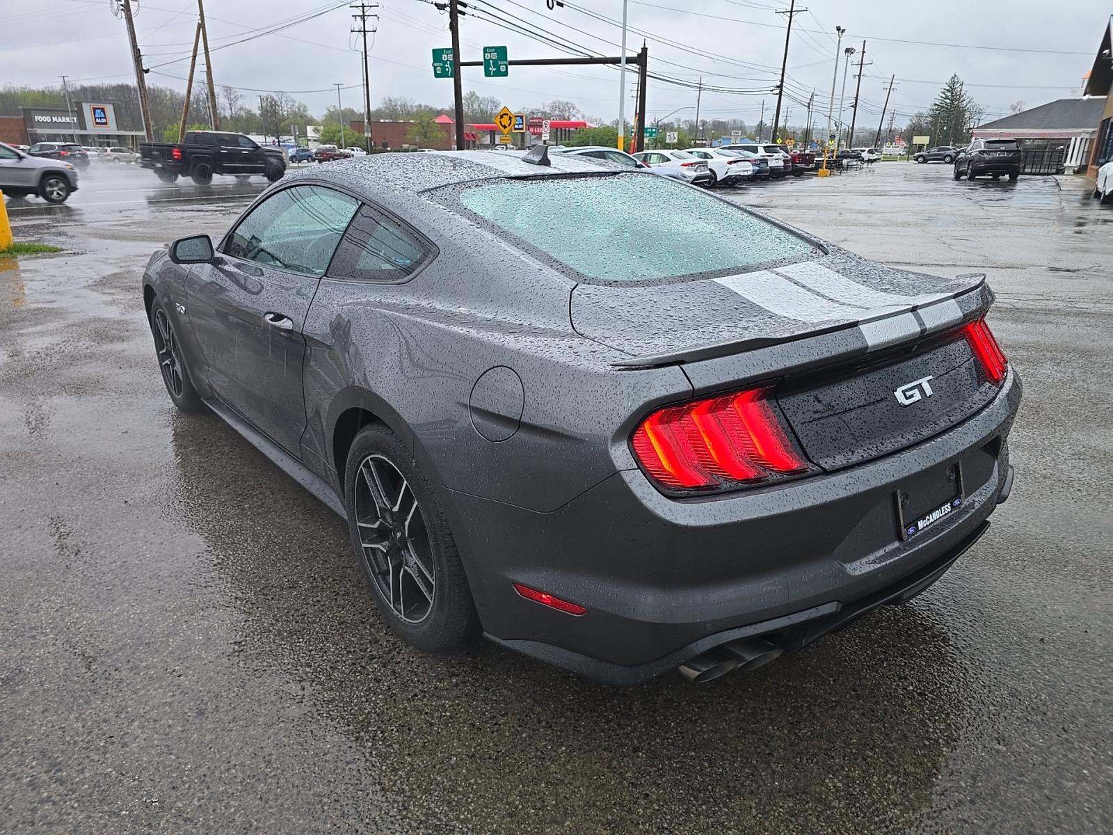 FORD MUSTANG - 2