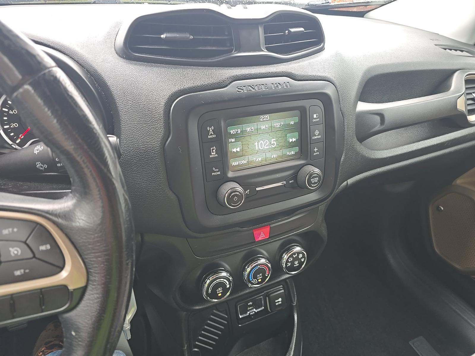 JEEP LATITUDE 75TH ANNIVERSARY EDITION - 10