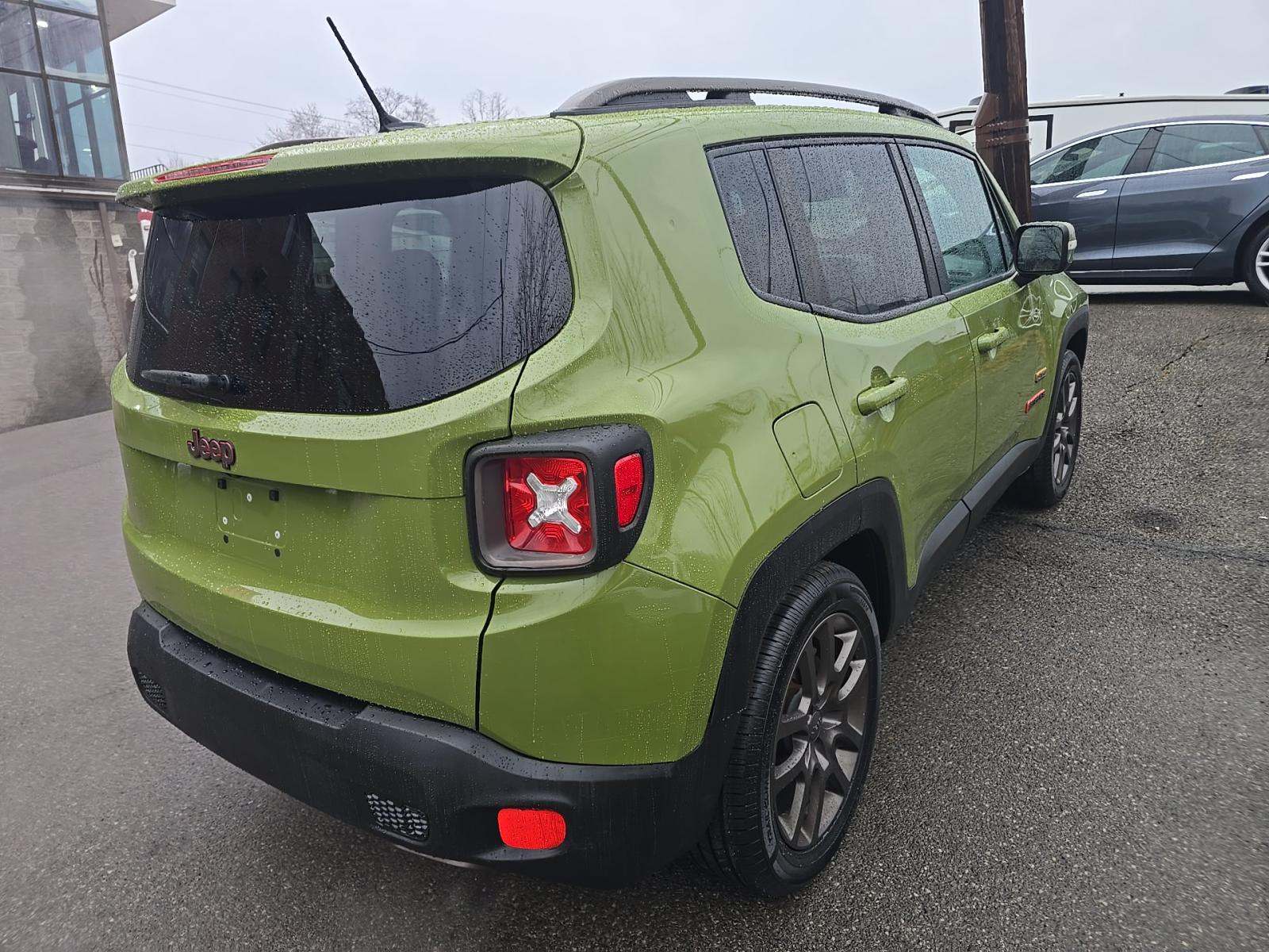 JEEP LATITUDE 75TH ANNIVERSARY EDITION - 3