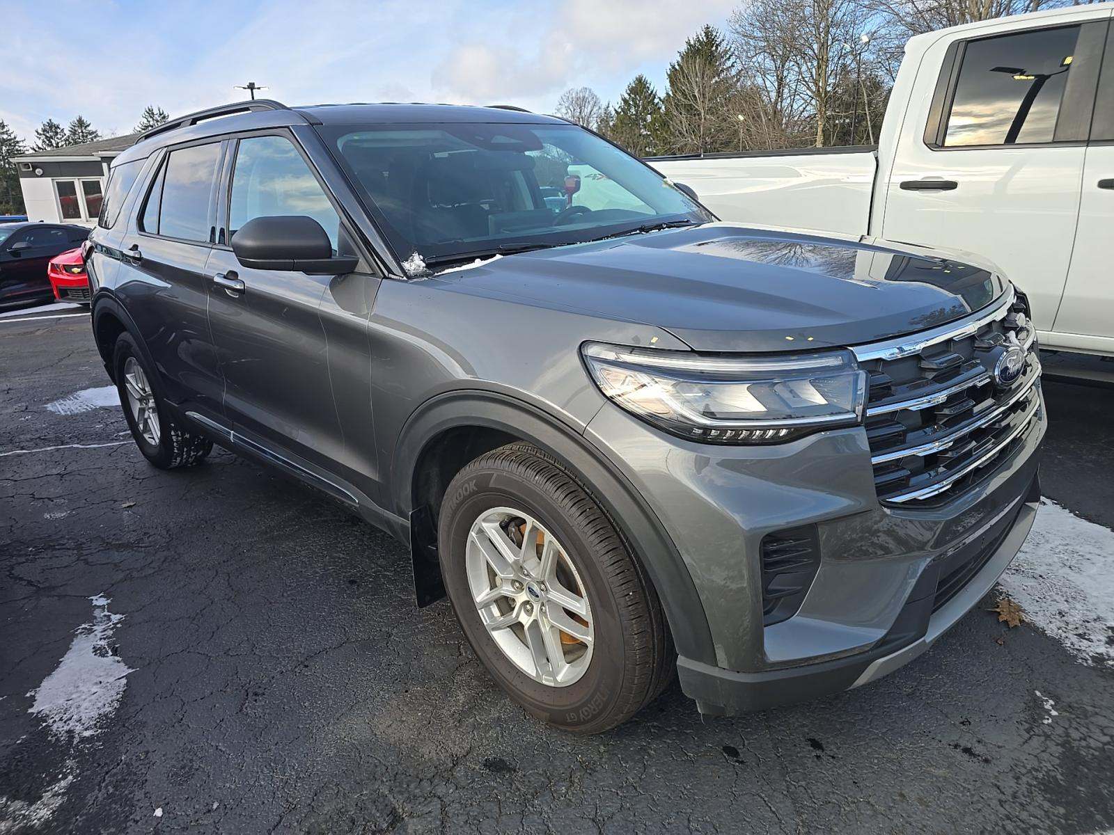 2025 Ford Explorer Active AWD